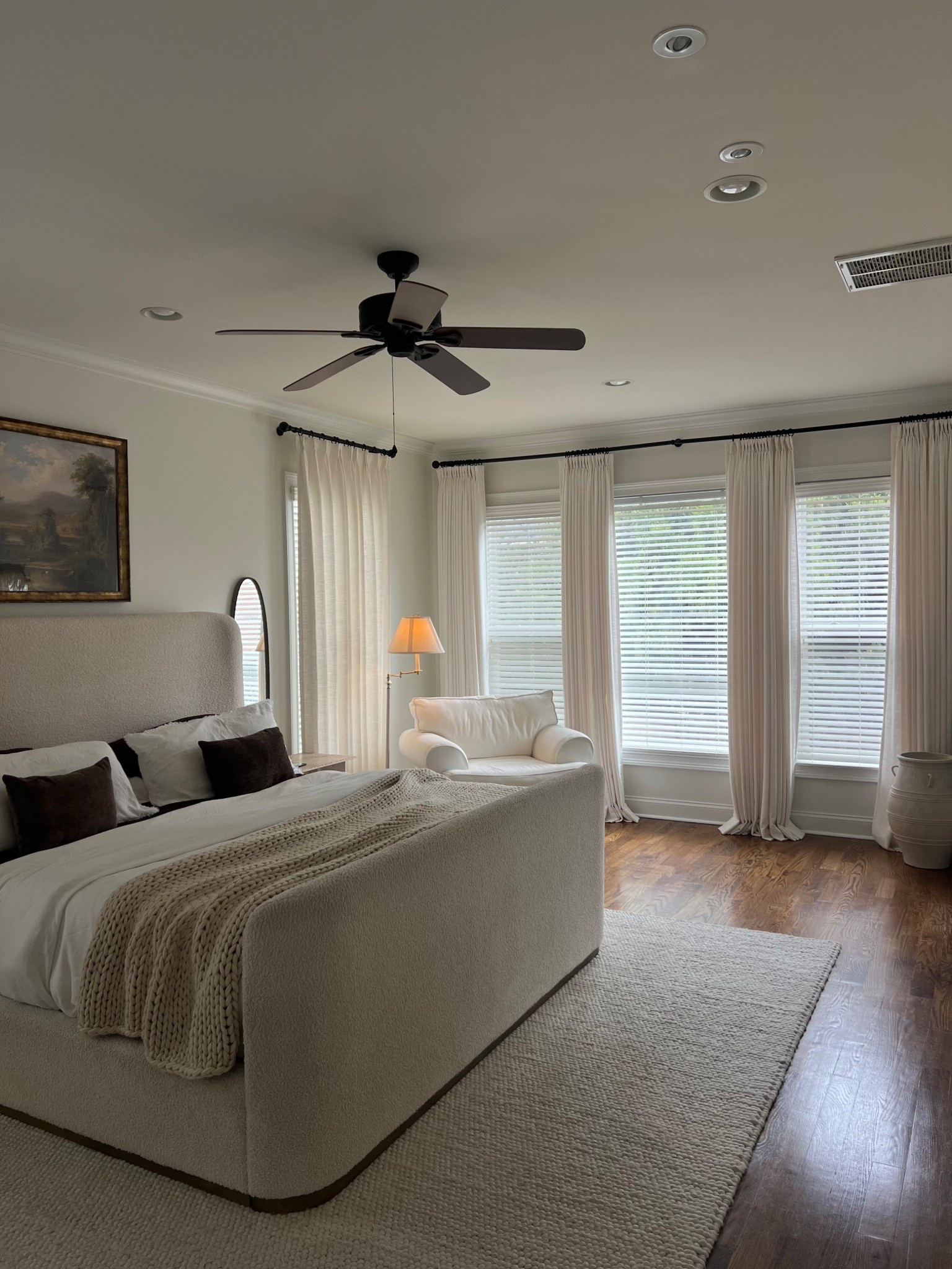 Primary bedroom ☁️

Wool rug - homegoods 
Large vase - homegoods
Reading lamp - thrifted
Framed art - homegoods 


#LTKHome #LTKdayinmylife #LTKGiftGuide