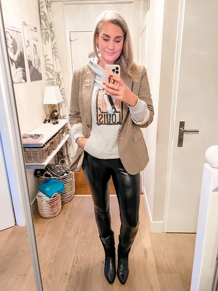 Outfits of the week

I repeated this outfit from last week because I really liked the hoodie under a blazer look. The classic plaid blazer balances out the shiny faux leather leggings. 

See item reviews for sizing information. 



#LTKcurves #LTKworkwear #LTKeurope