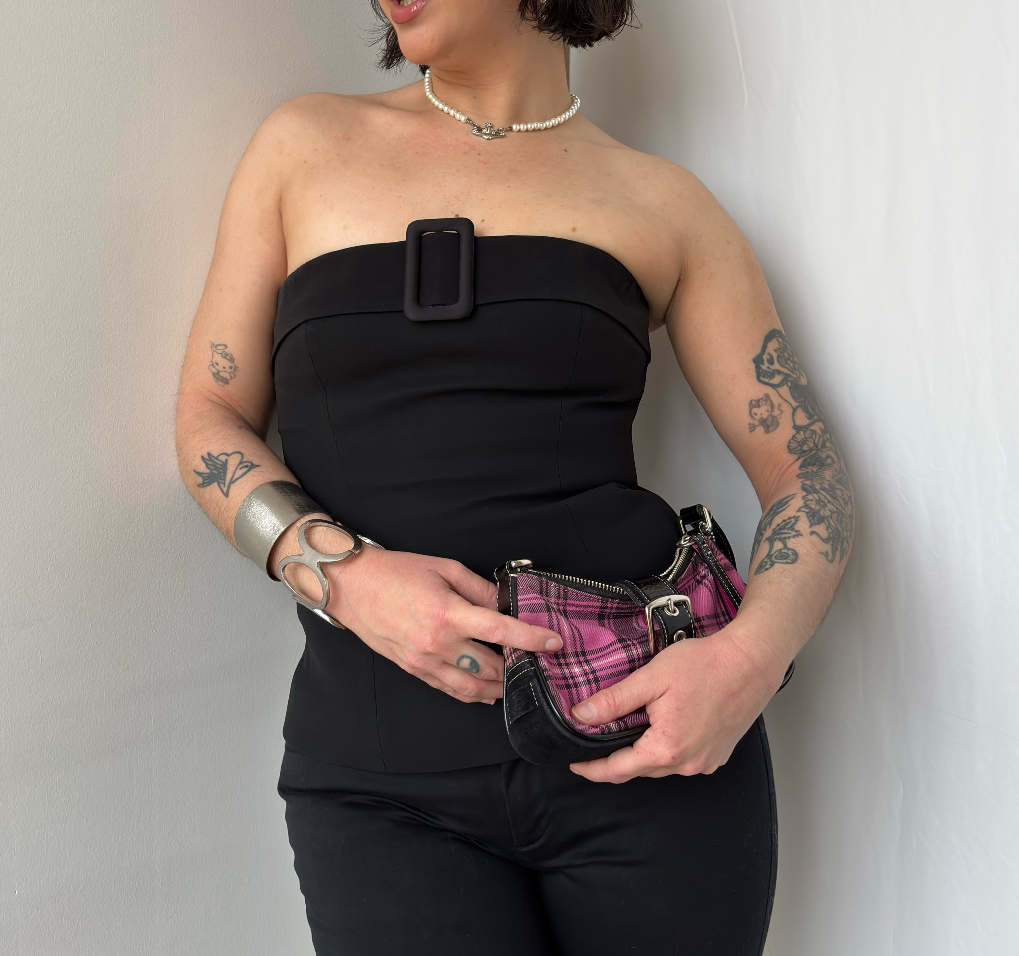 The Aradia top from Reformation is so simple yet so unique, perfect to add to your “going out tops” rotation 🖤 #datenight #valentinesoutfit #vintagestyle

#LTKParties #LTKStyleTip #LTKMidsize