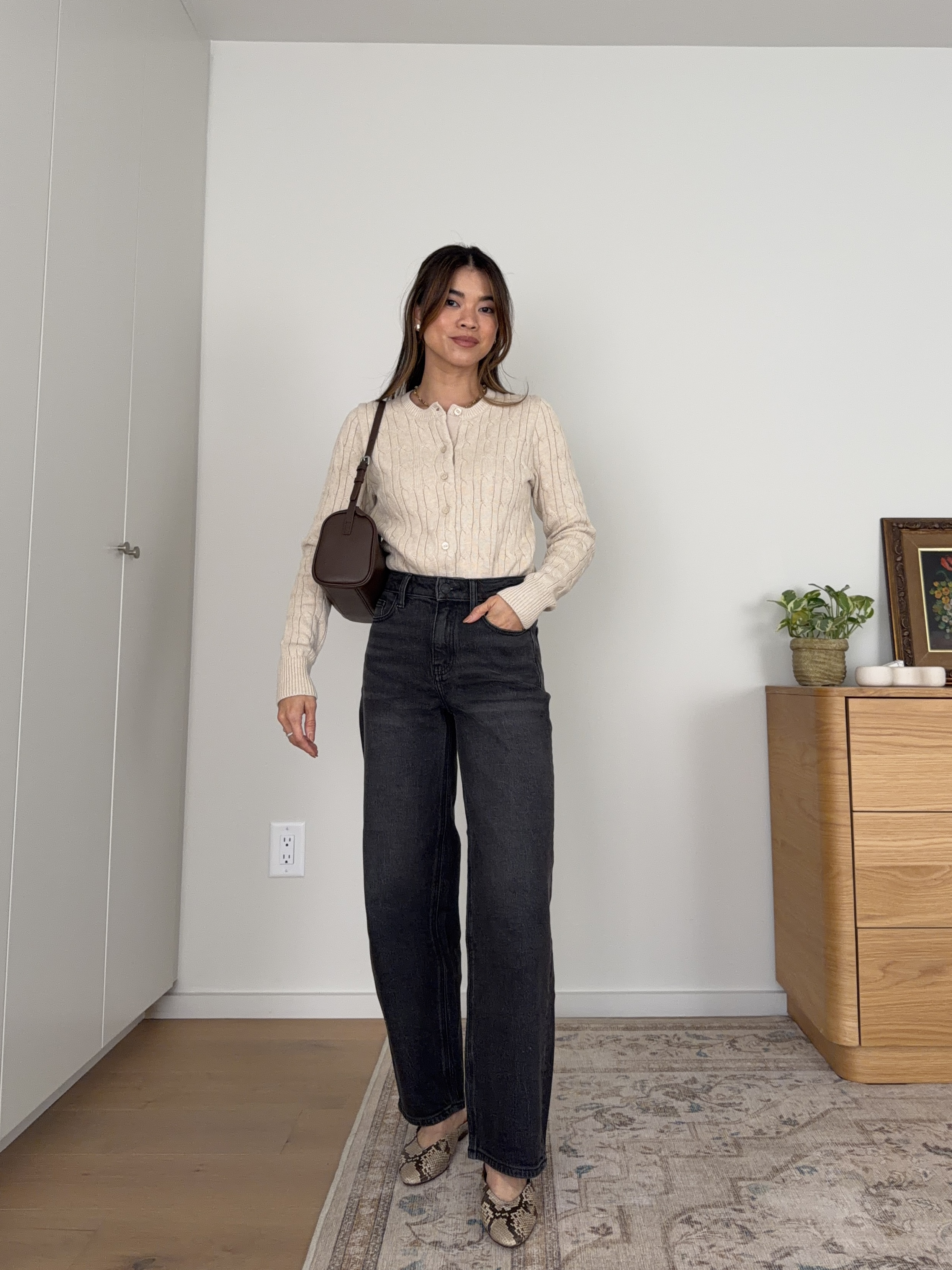 I’m so obsessed with the @Quince barrel jeans that I had to get it in another color!

Sizing info:
-Quince Bella Stretch Barrel Jeans (Size 24 Regular in Black) 
-Quince 100% Organic Cotton Cable Crew Cardigan (Size XS in Speckled Beige)

petite fashion, get dressed with me, outfit inspiration, ootd, nashville outfit, Nashville influencer, petite style, vacation style, casual outfits, mom style, petite pants, fall outfits, fall outfit info, fall pants, fall outfit idea, fall top, fall sweater, fall shoes, quince, summer top, petite jeans, quince, quince jeans, quince haul, summer sweater, cream sweater, petite jeans, black jeans, black denim

#LTKootd #LTKSeasonal #LTKPetite