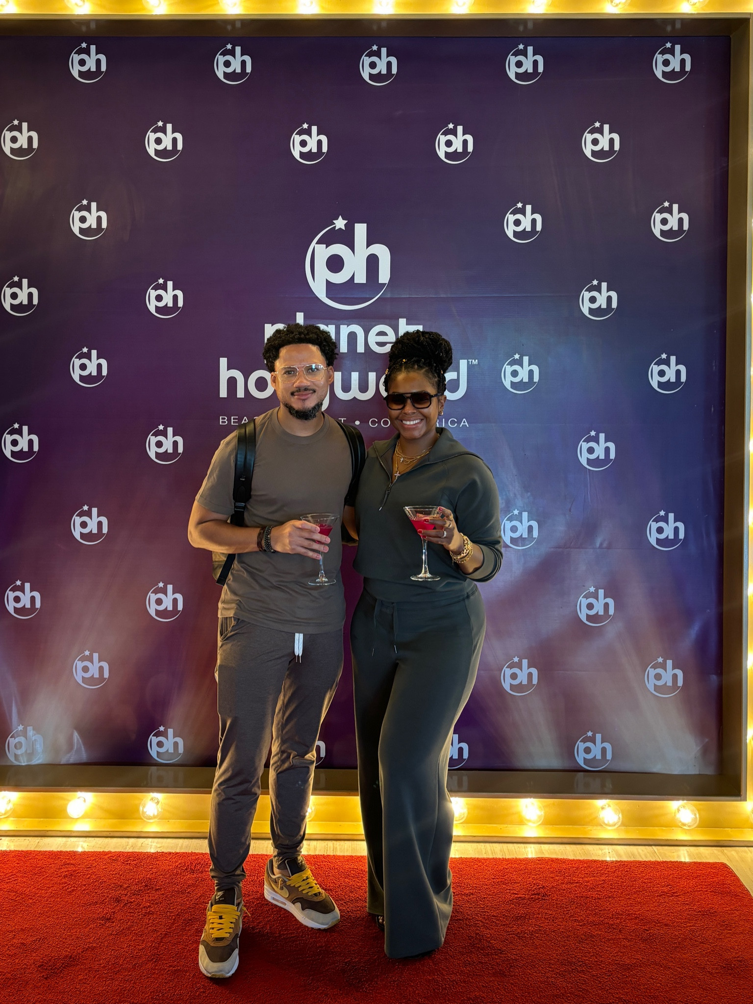 I got SOO MANY compliments on my travel look … of course it’s SPANX! Medium in top and botttom 


#LTKFindsUnder100 #LTKMidsize #LTKStyleTip