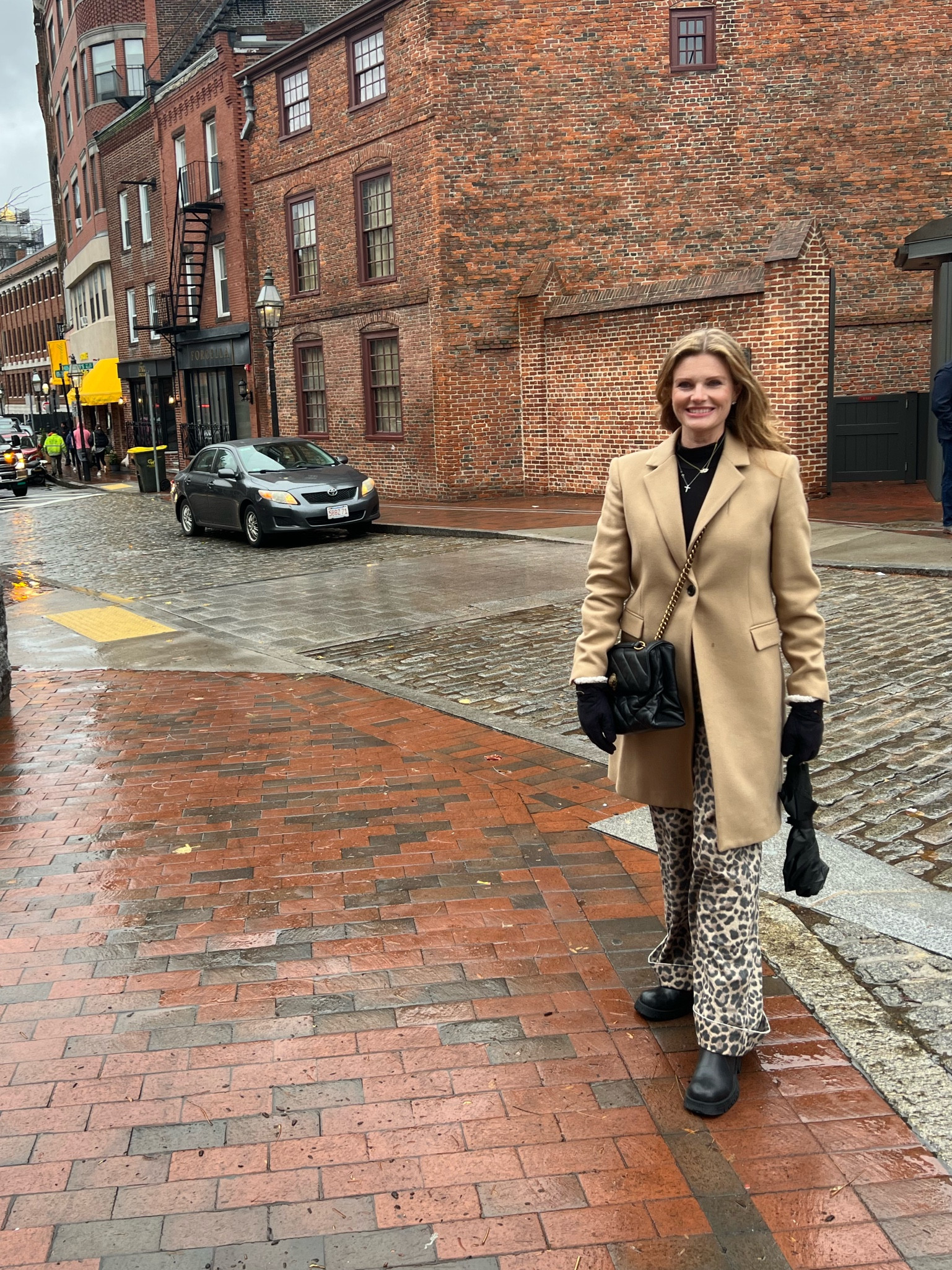 Wide leg leopard jeans for a more interesting Saturday outfit! Normally I wear jeans.. these pants changed it up! Paired them with Chelsea boots and a black body suit. I was in Boston so I need my camel coat! 

Body comes in a pack of 5!

Jeans and body suits fit true to size!