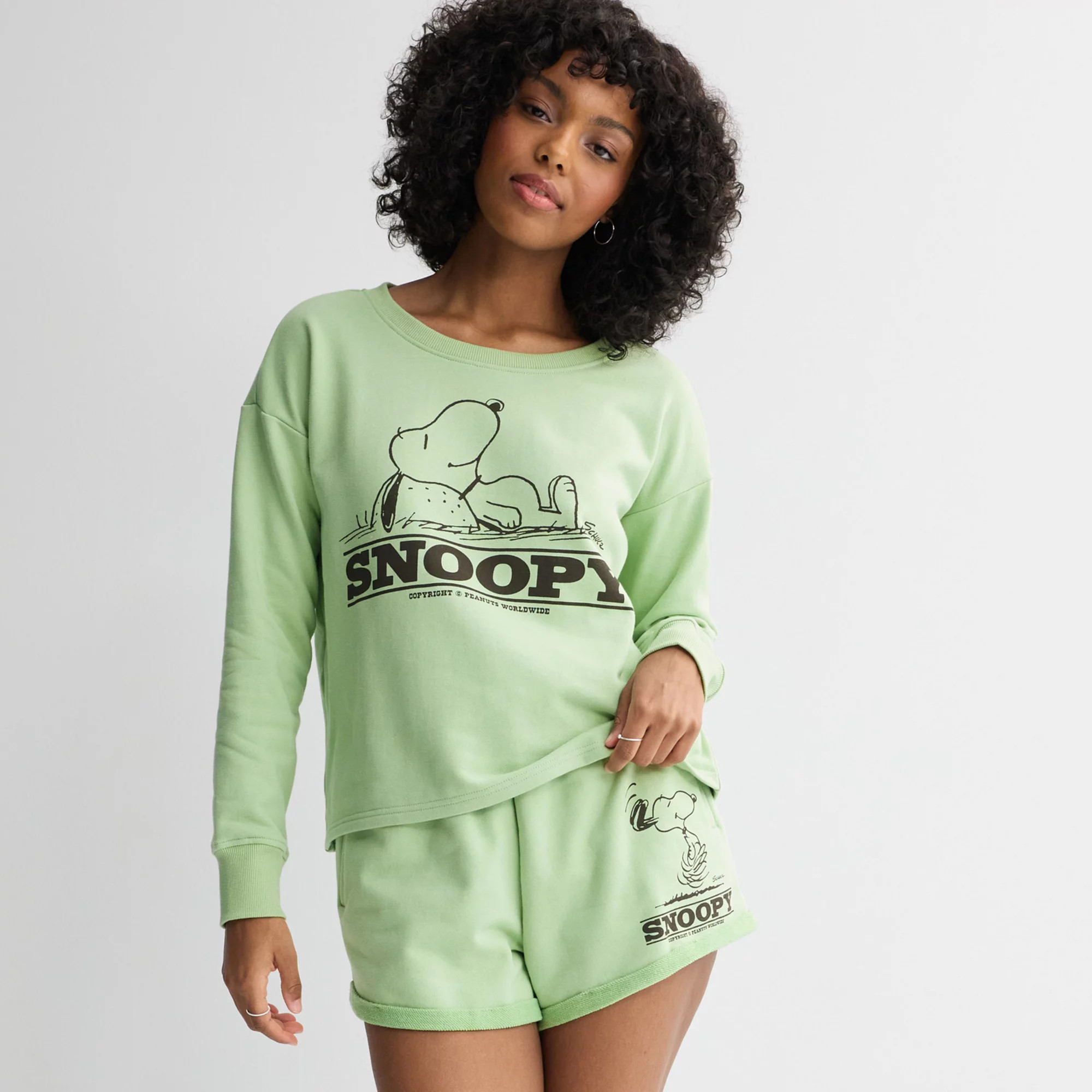 Juniors' Snoopy Long Sleeve Cropped Sweatshirt | Kohl's