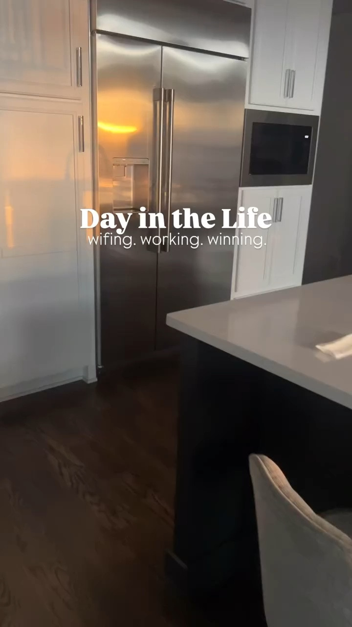 What do you do all day…. 

🗣️I’m doing several things! 

It’s amazing how fast the time goes. When I worked an office job I swear the hours Went. By. So. Slow. Now being a stay at home wife I feel like there aren’t enough hours in the day to work &amp; wife! 😩  What I do enjoy is everyday looking and feeling different. I’m not a great candidate for monotony. 

#busywife #sah #sahw #wifelife #coachwifelife #coacheswife #wyd #daily