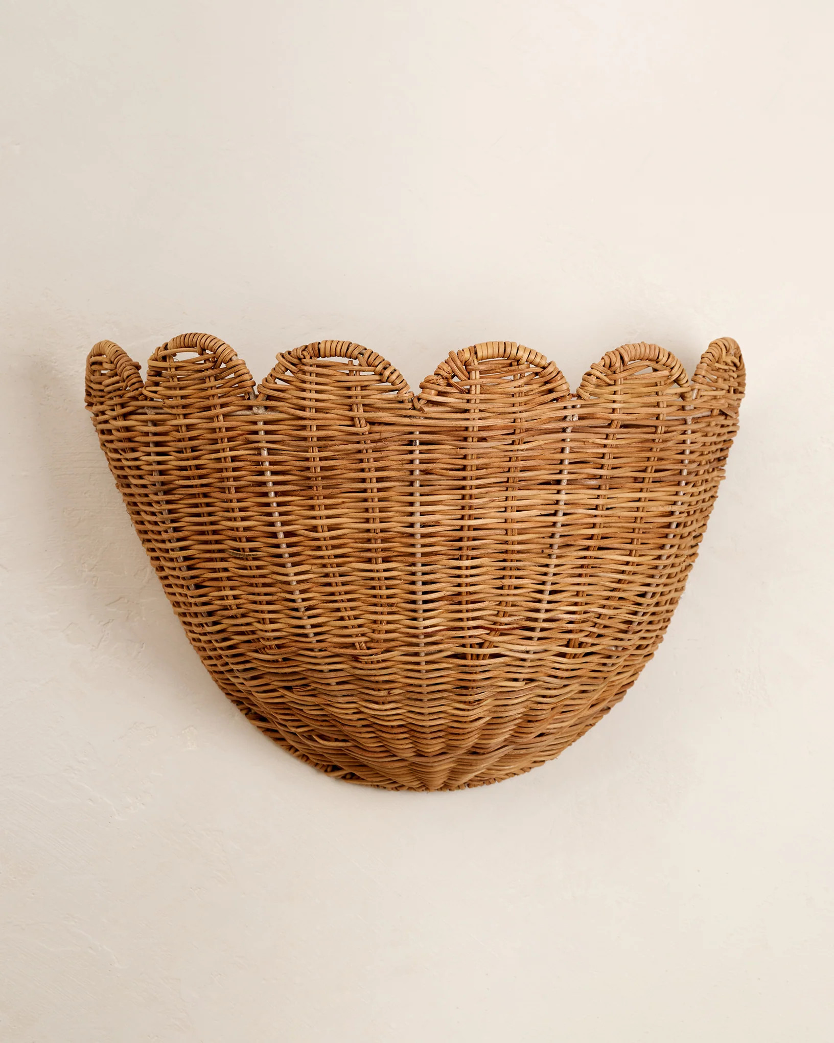 Solene Scalloped Woven Wall Basket | Magnolia