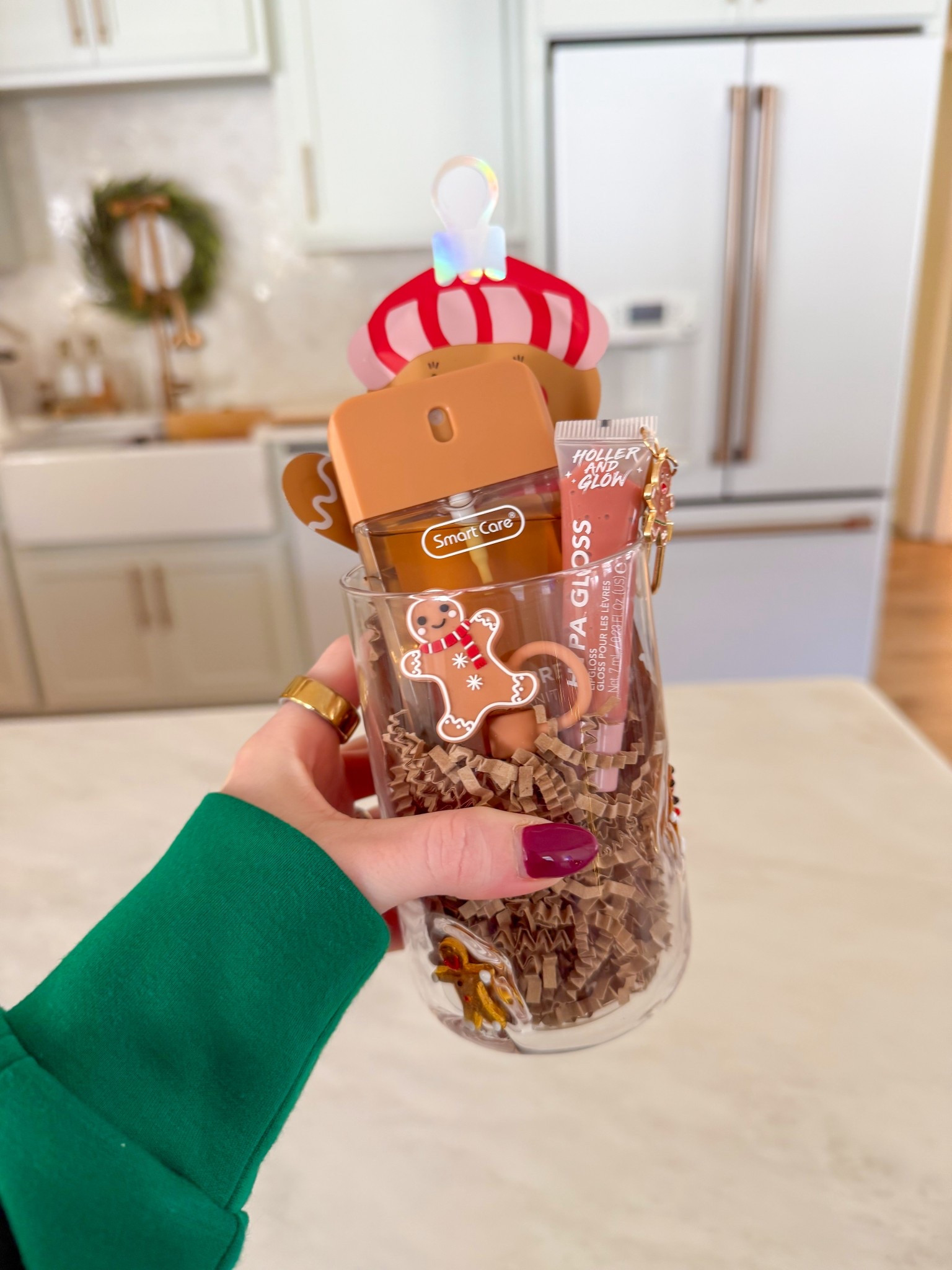 Gingerbread themed Christmas gift idea // icon glass dupe 




Christmas gift basket 
Brr basket 
Gifts for her
Affordable Christmas gift 
Teacher gift 
Hand sanitizer 
Gifts for friends 
Coworker gift 
Hostess gift 
Neighbor gift 

#LTKHoliday #LTKGiftGuide #LTKFindsUnder50