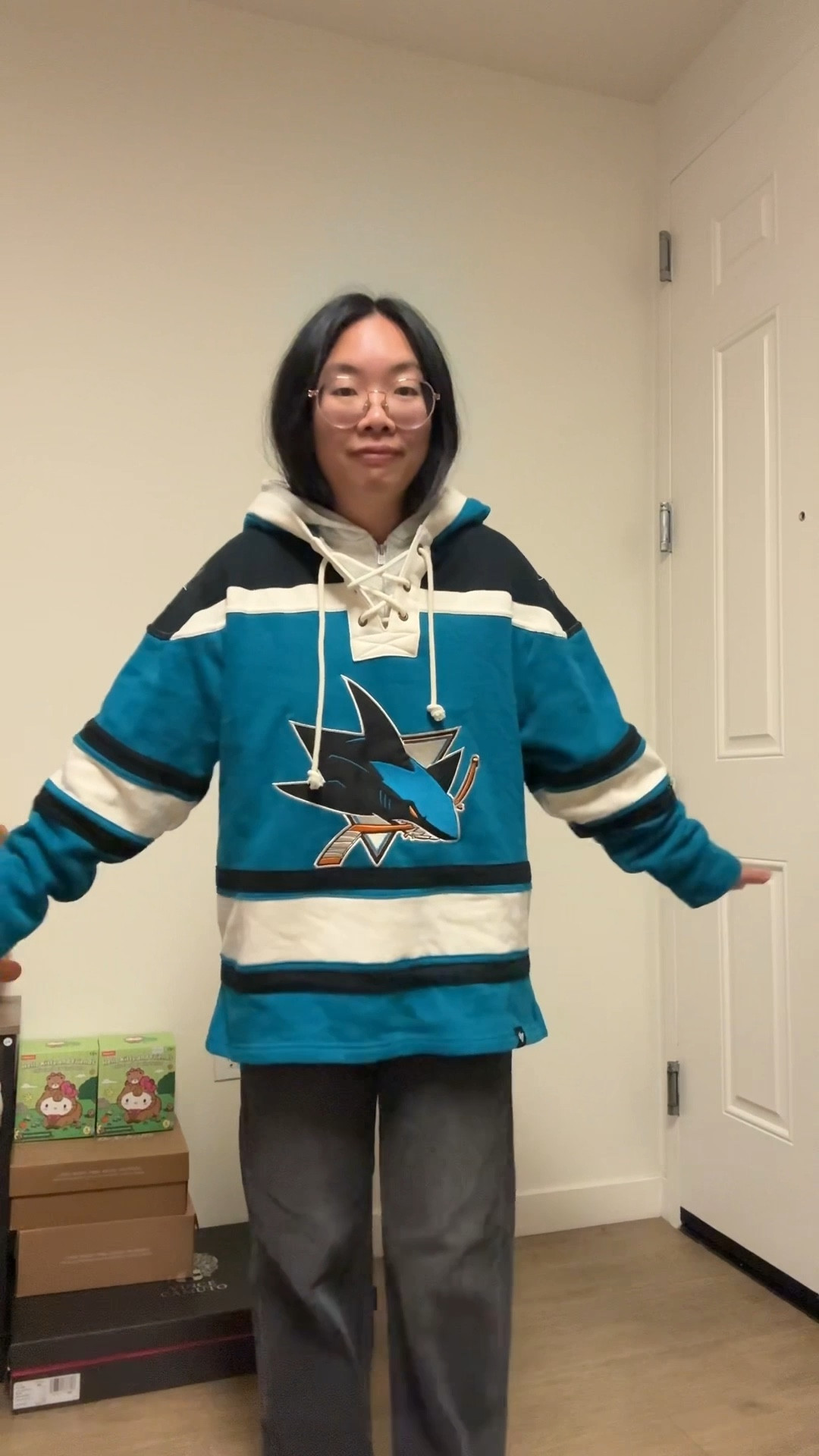 NHL Lacer Hoodie in a size small!

For reference, I am 5’2”, 125 lbs, and petite.

#NHL #hockey #nhlhockey #hockeyjersey #sanjosesharks

#LTKootd #LTKPetite #LTKGiftGuide
