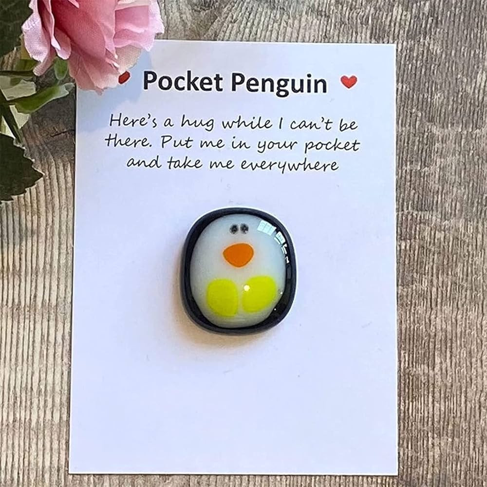 Amazon.com: clyqyy A Little Pocket Penguin Hug,Mini Cute Pocket Penguin Hug Animal Decoration Spe... | Amazon (US)