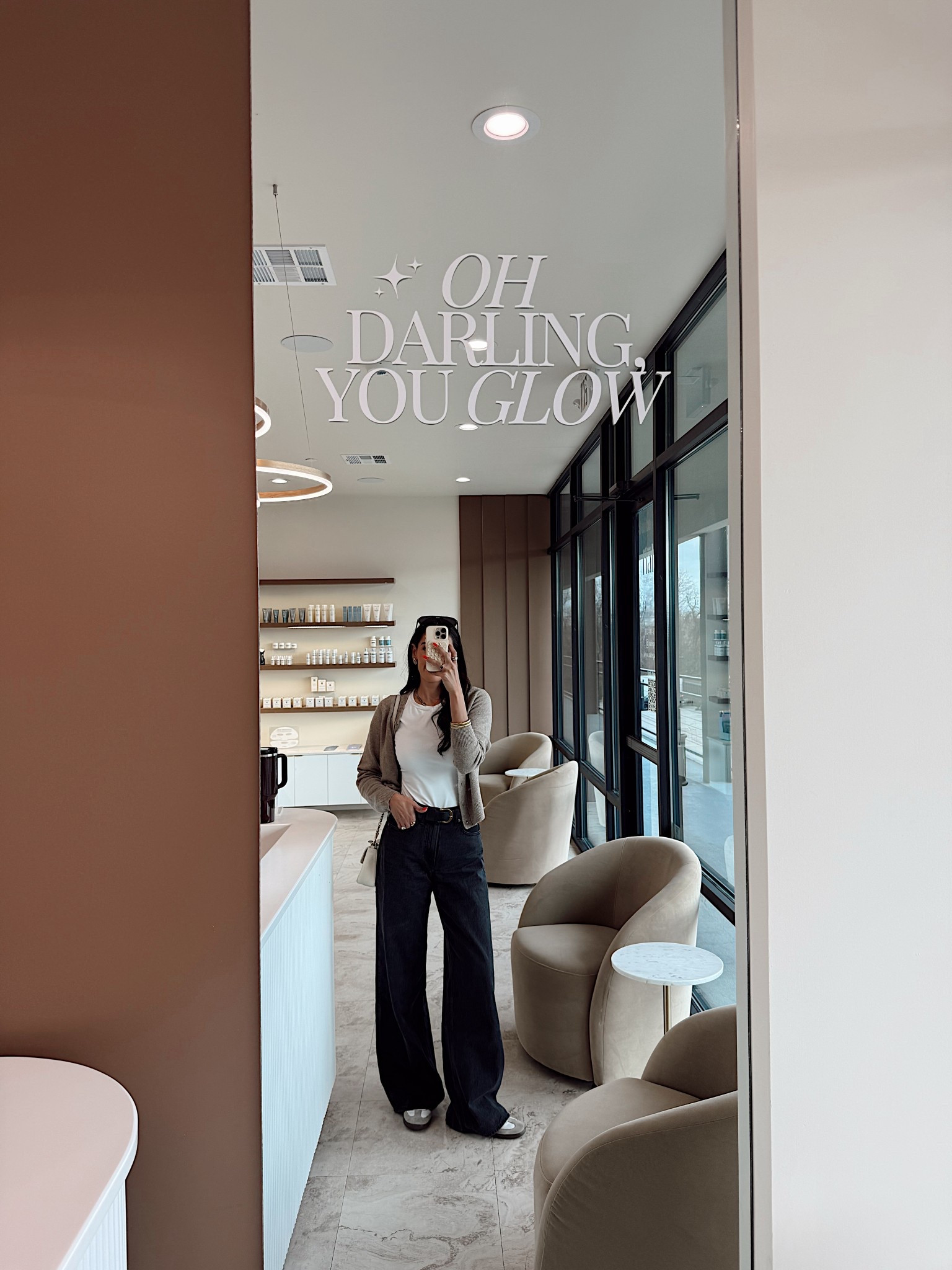 Small top and cardigan
26L jeans 