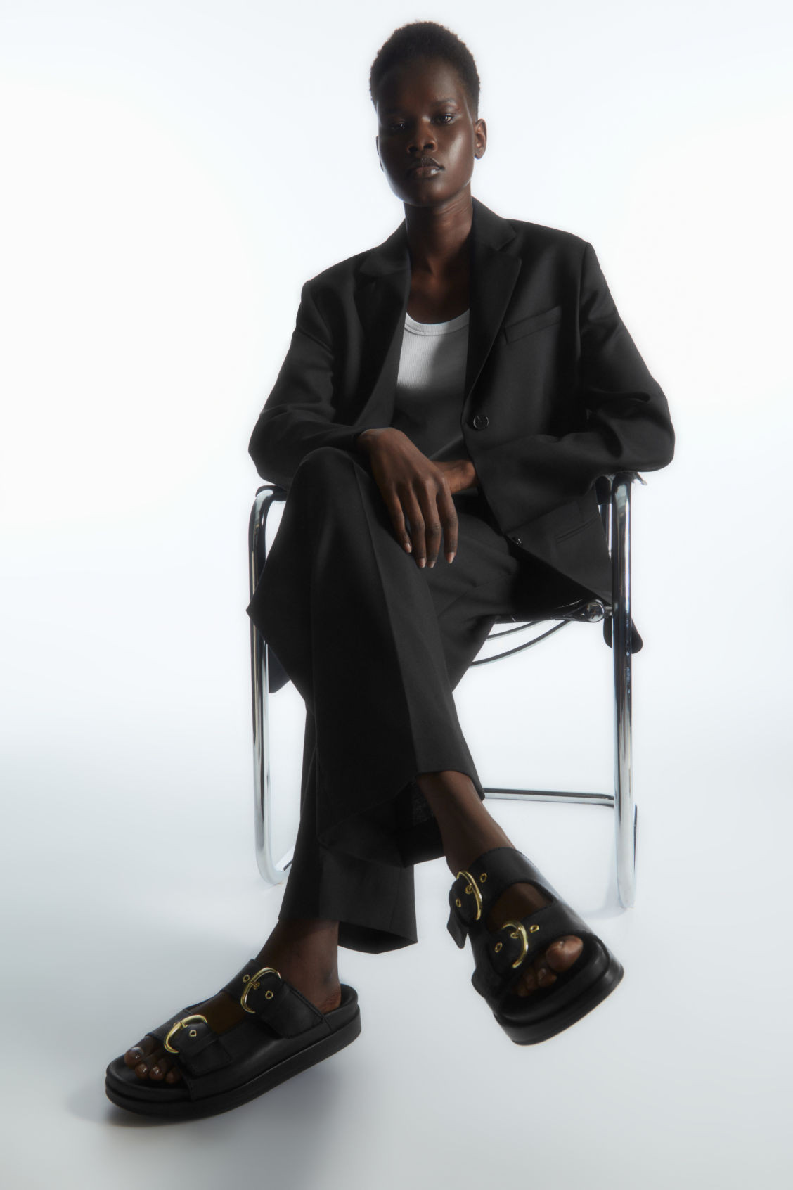 CHUNKY BUCKLED LEATHER SLIDES | COS (EU)