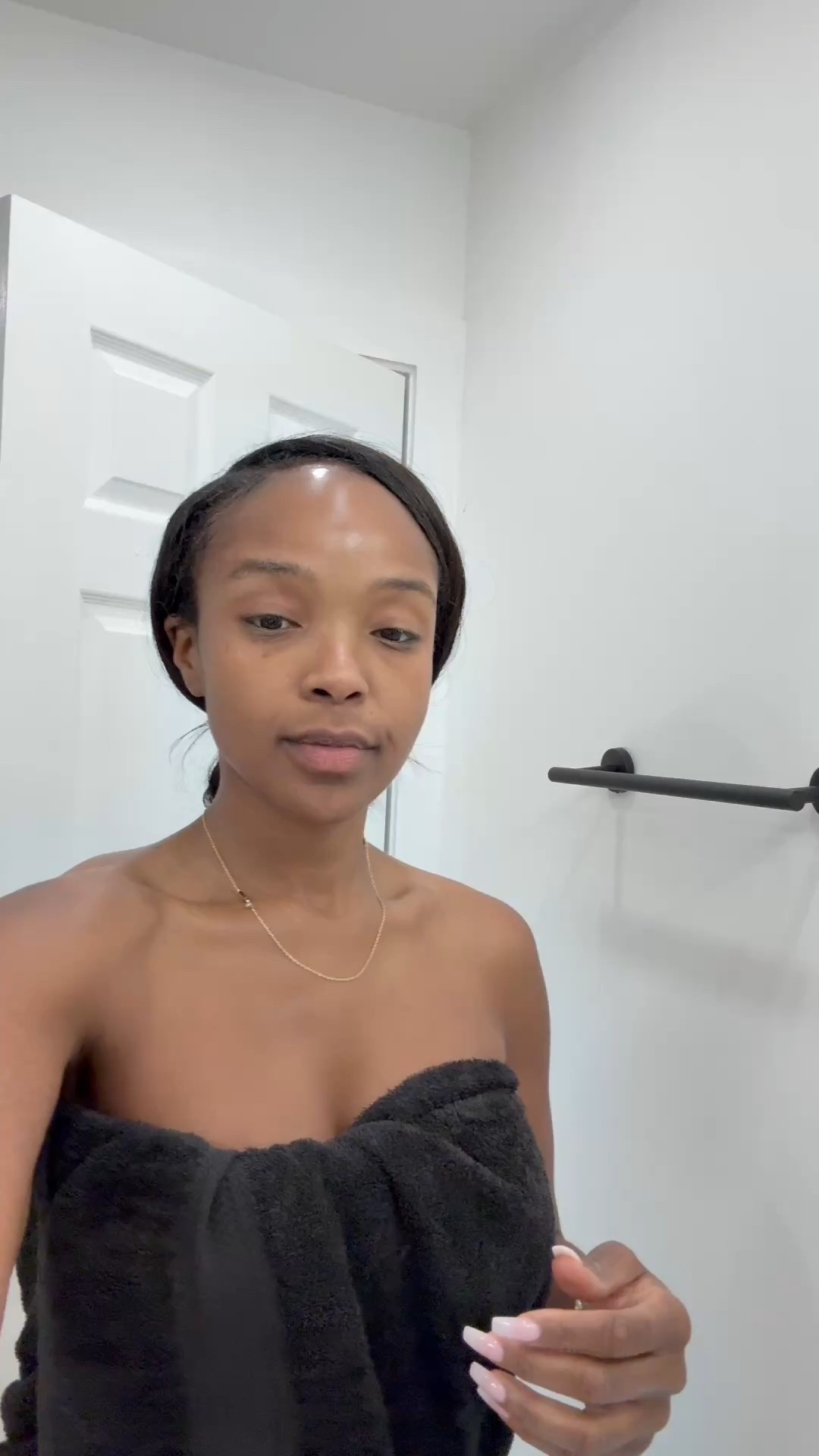 Glowing skin starts with the right routine! ✨ Sharing my favorite skincare must-haves that keep my complexion clear, hydrated, and radiant. Who else is obsessed with good skincare? Drop a genuine comment below if you’re loving these sets! ⬇️ #SkincareGoals #GlowingSkin #SelfCareRoutine #HealthySkin #SkincareCommunity #BlackGirlMagic #MelaninGlow #BeautyLover #SkinCareAddict #DailySkincare #SkincareTips #ExplorePage #DiscoverUnder5K #SmallCreator #InfluencerInTheMaking #BlackWoman #SizeSmall #Size6 #140lbs #54 #BeautyRoutine