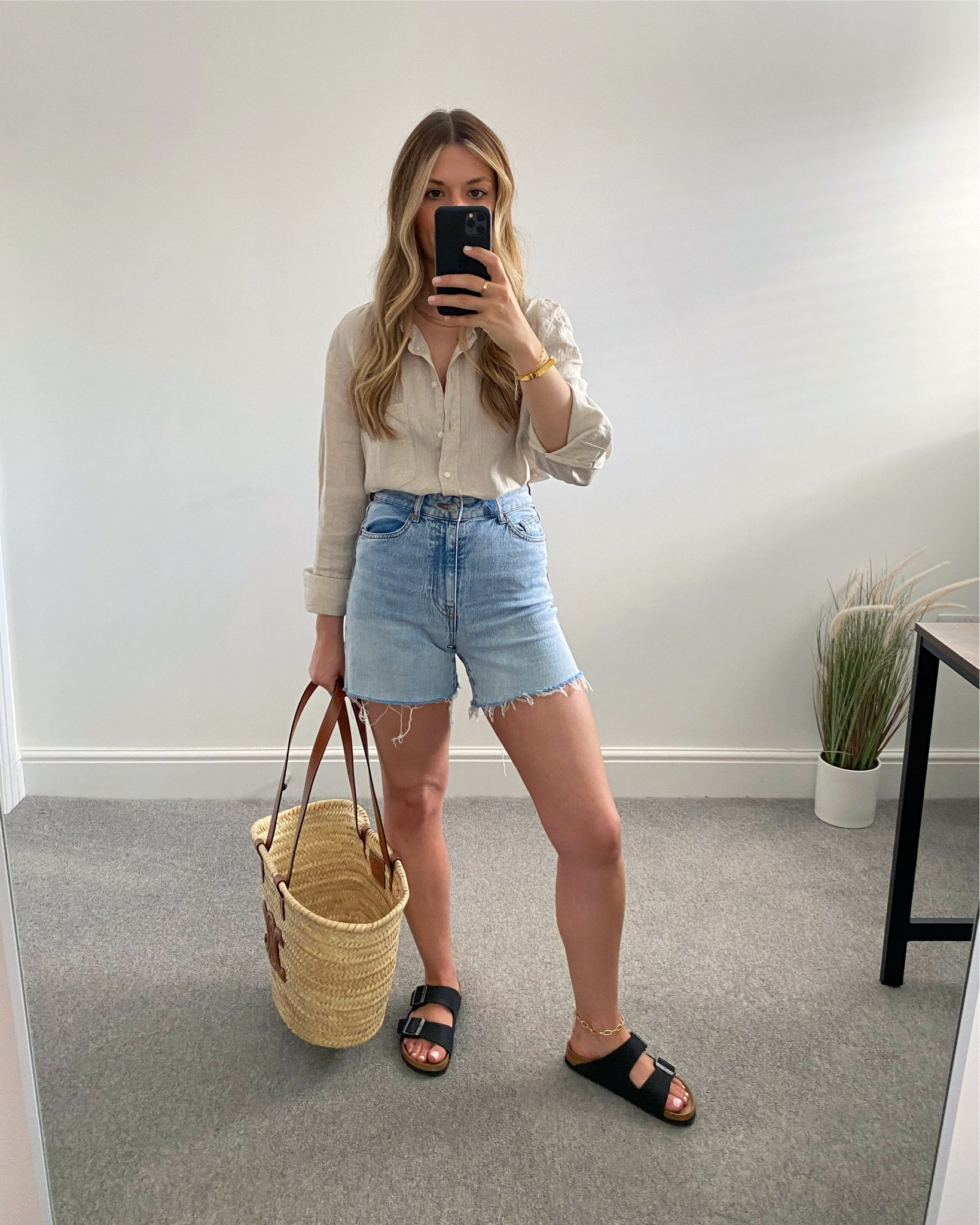 Key summer basics 🫶🏼

Linen shirt, denim shorts, birkenstock sandals and basket bag. 



#LTKSeasonal #LTKeurope #LTKstyletip