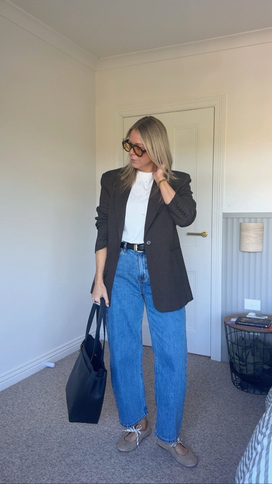 Jeans and a blazer, but make it fabulous with the cutest tee ever. I’m in a 12 in the jeans (feather and noise Lolas but I’ve linked some alternatives!) and a 10 in the tee and blazer x

#LTKstyletip #LTKaustralia #LTKspring
