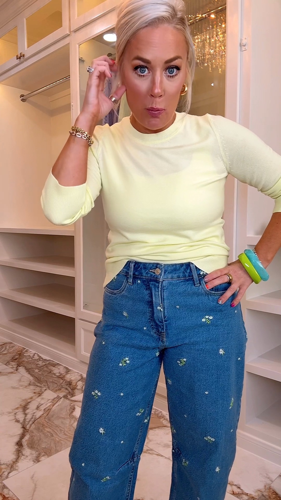 Obsessed with these jeans yall!!! They will go with everything for spring!! Size 6
Sweater size small 