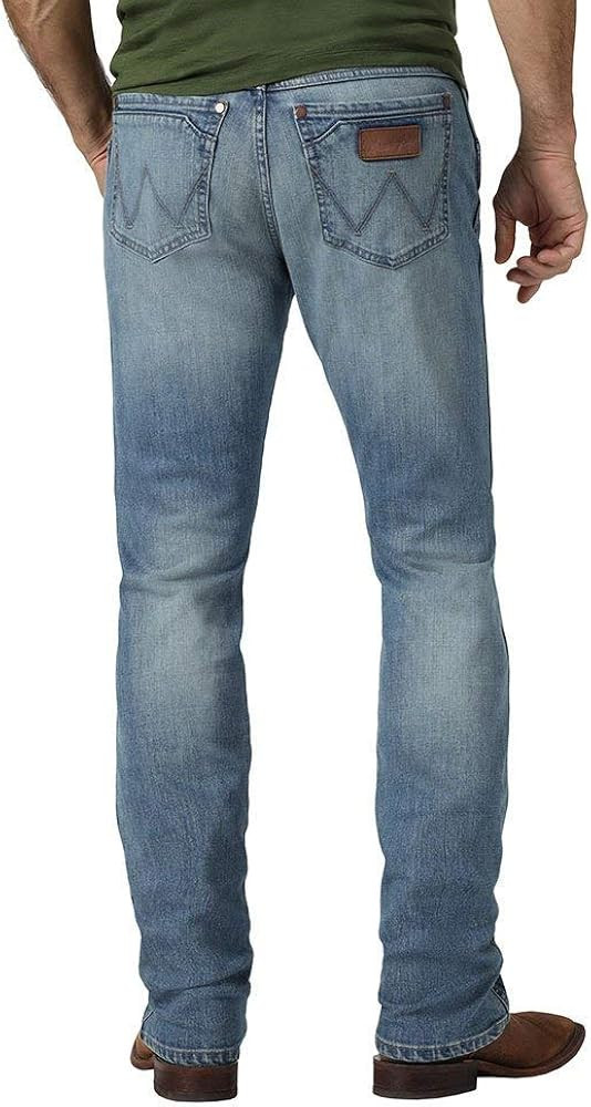 Wrangler Retro Slim Fit Straight Leg Jean | Amazon (US)