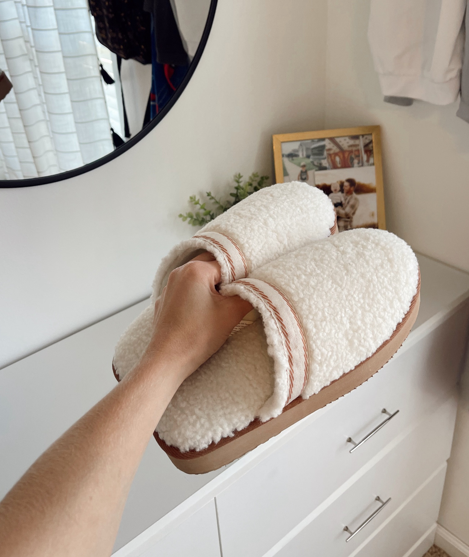 Sherpa platform ugg dupe slippers but Walmart price! Other color options available 