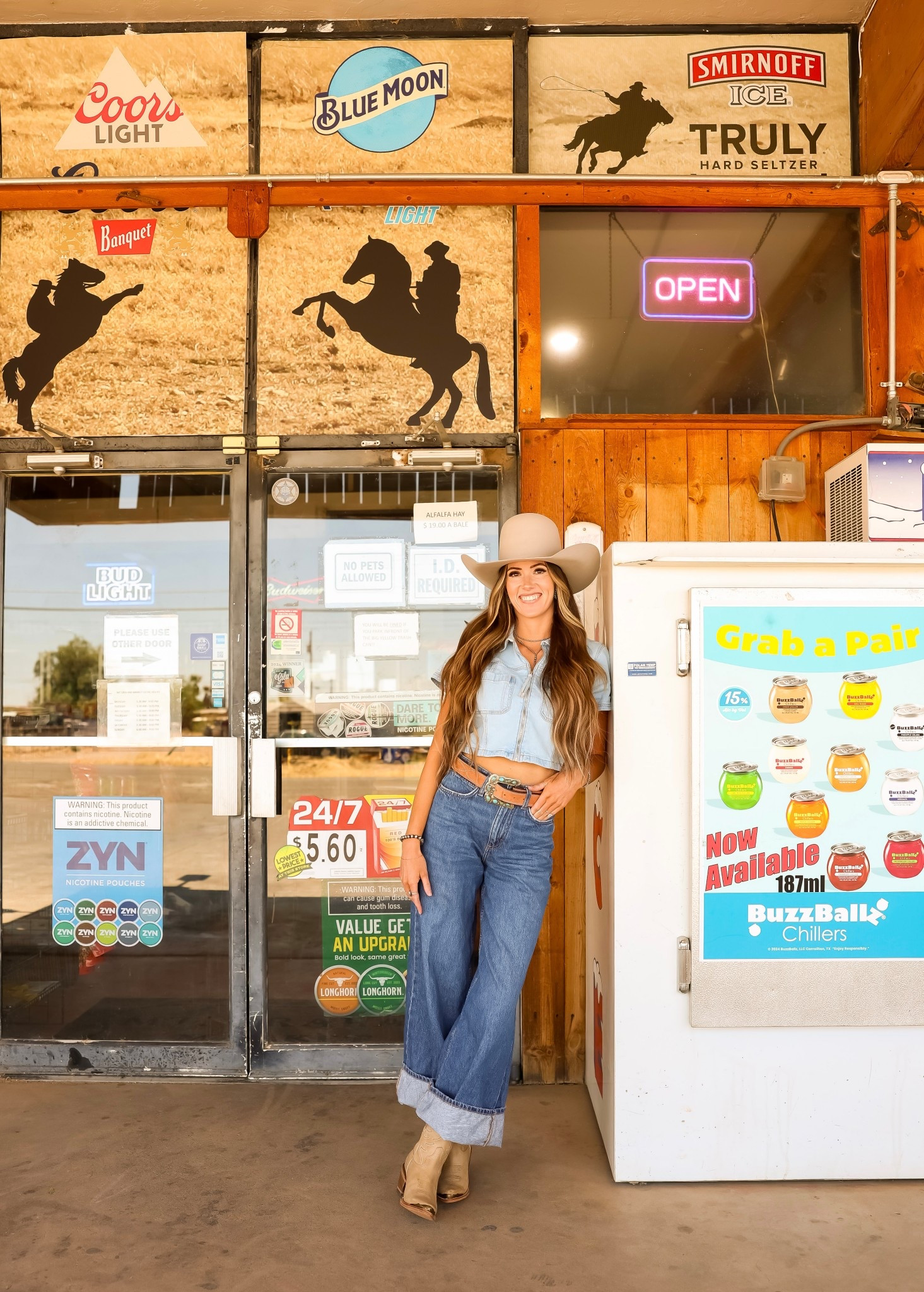 Stats: 5’8” 112lb 32DD
Hat- Rodeo King
Top- American Eagle (small)
Jeans- Wrangler wide leg (26w- cuffed them to crop them)
Belt- Amazon storefront (30”)
Booties- Idyllwind from Bootbarn

#LTKSummerEdit #LTKStyleTip #LTKSaleAlert