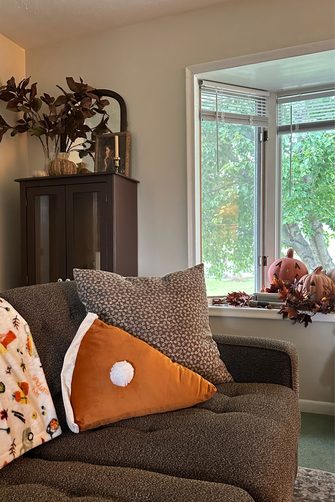 Fall is making its way out into my home and I’m obsessed with the pieces I’ve found so far this year!

Shop this little corner of my home - all with affordable finds! 

#LTKSeasonal #LTKSaleAlert #LTKHome