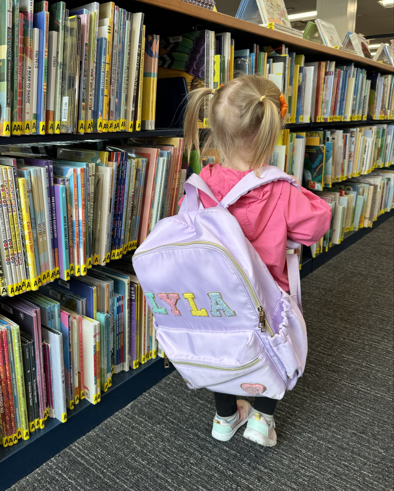 Lyla’s backpack is a huge hit. Such a great Etsy find! And 25% off today! 💜💛🩷