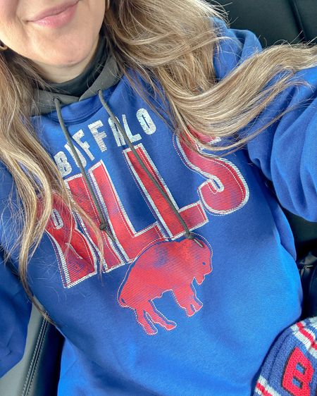 Bills gear 🤪🏈🥶 wearing an XL in the sweatshirt!!