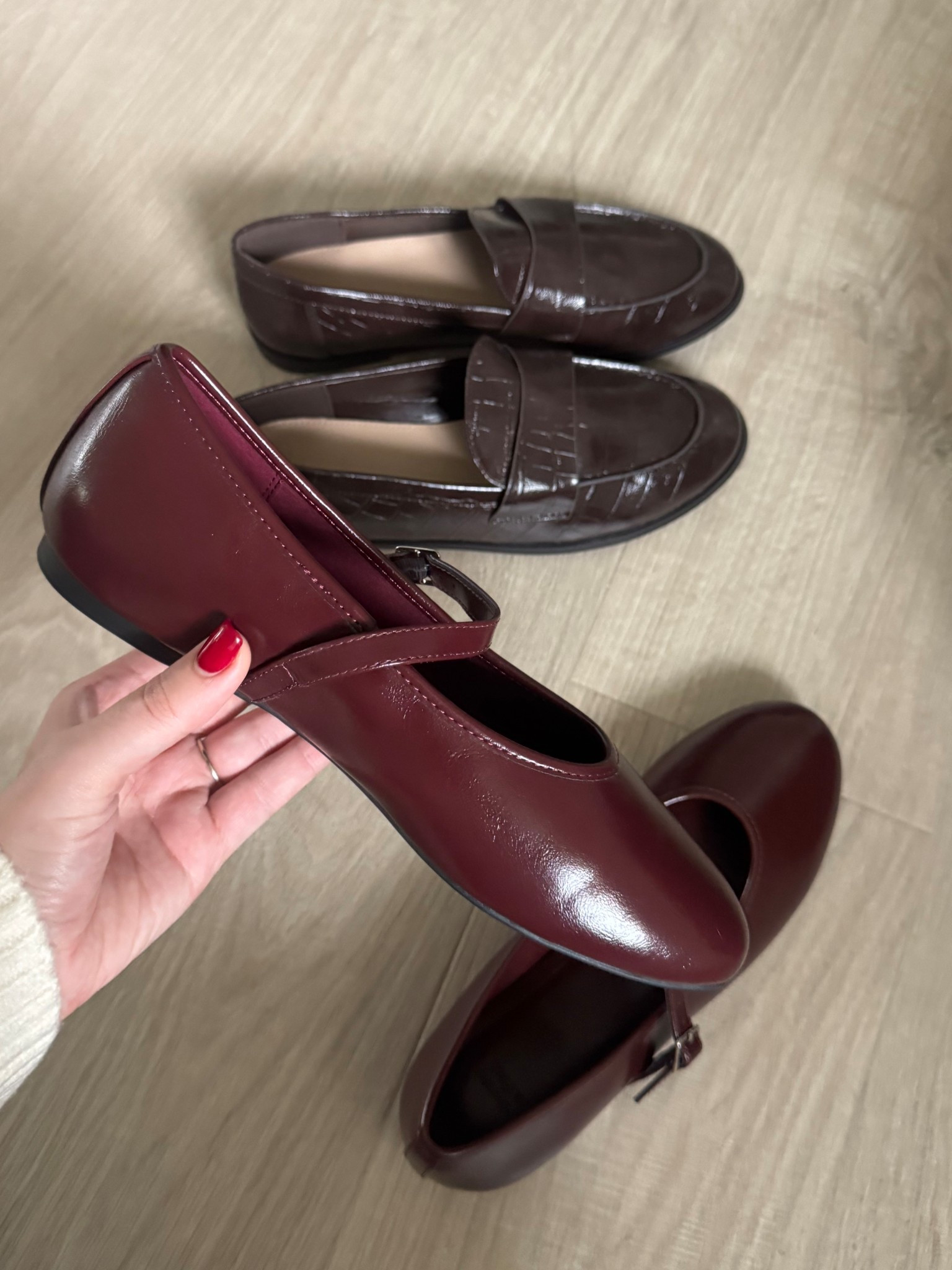 Abercrombie flats and mules 

#LTKFindsUnder100