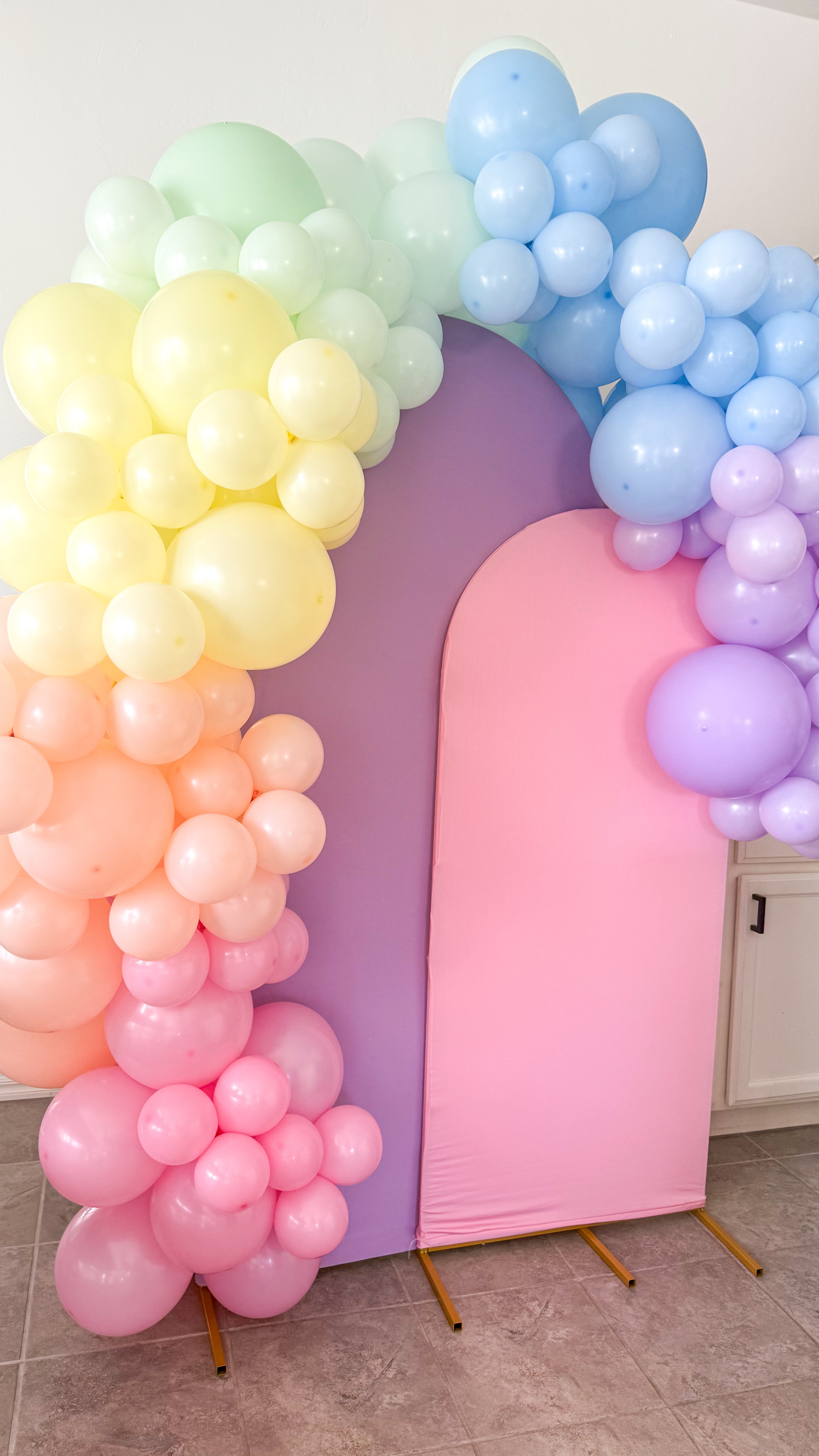 DIY Balloon Garland


#LTKFamily #LTKParties