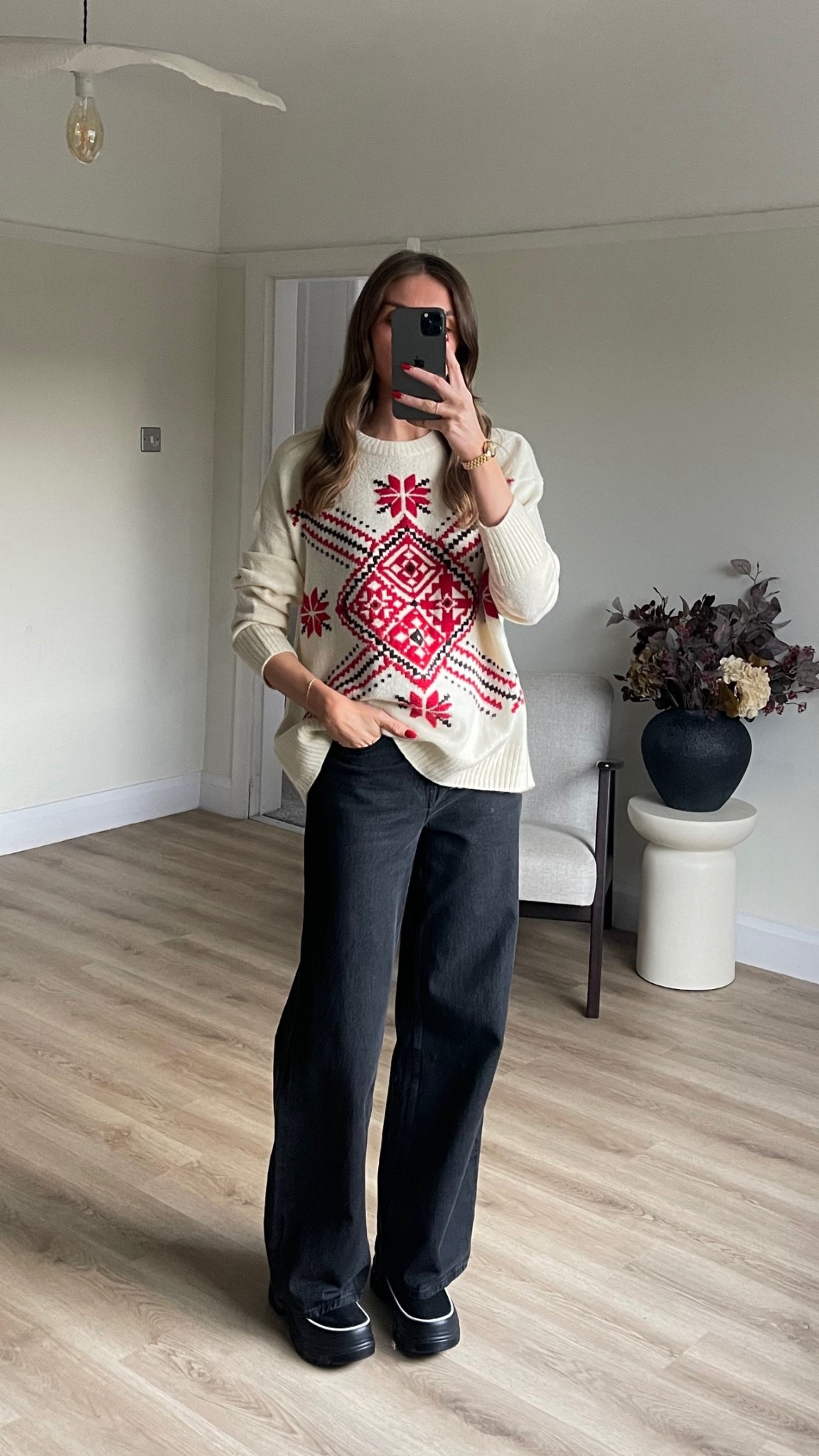 Styling knitwear this festive season
Small in the fairisle jumper
This comes up really big, size down 
The XXS would’ve been perfect
25 reg in the wide leg jeans
I’m 5ft 6 

Christmas market inspo

AD. @abercrombie #abercrombiepartner 

#LTKwinter #LTKfestive #LTKuk