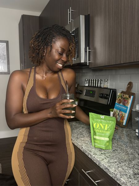 🌿  I’ve started fueling my mornings with the vibrant energy of Kevin Hart's Vita Hustle Superfood Mixed Berry Greens! 

🌿Start your day right with this refreshing boost of nutrients. Swipe up to grab yours and kickstart your mornings with the goodness of fresh juice! #MorningFuel #VitaHustle

#LTKfitness #LTKover40