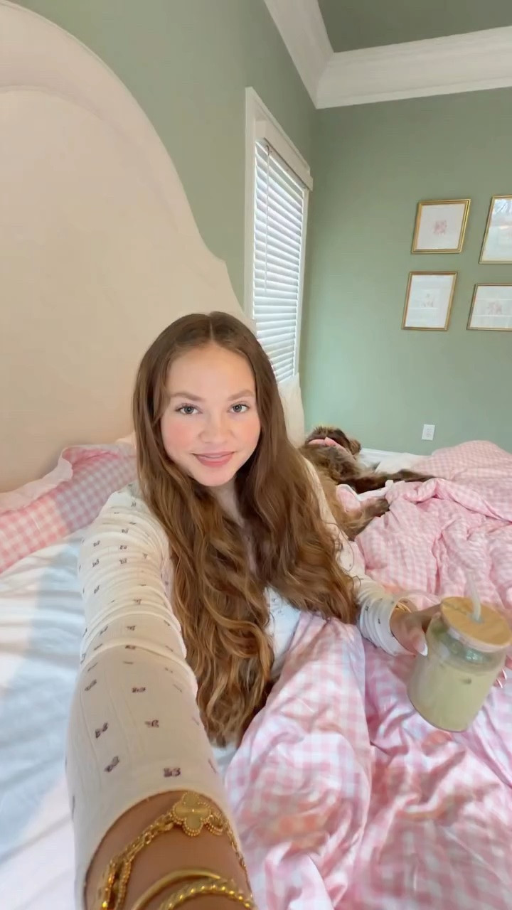 Get ready with me to go see my college bestie, brooke!🤭🩷
#grwm #vlog #reality #routine #fyp
