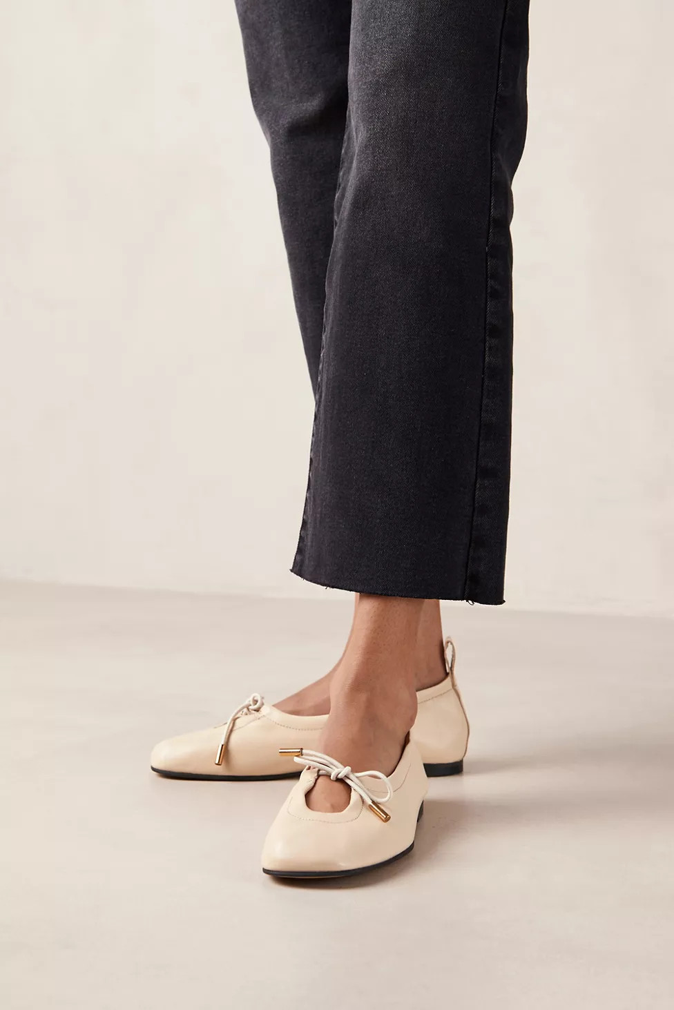 ALOHAS Rosalind Leather Ballet Flats | Urban Outfitters (US and RoW)