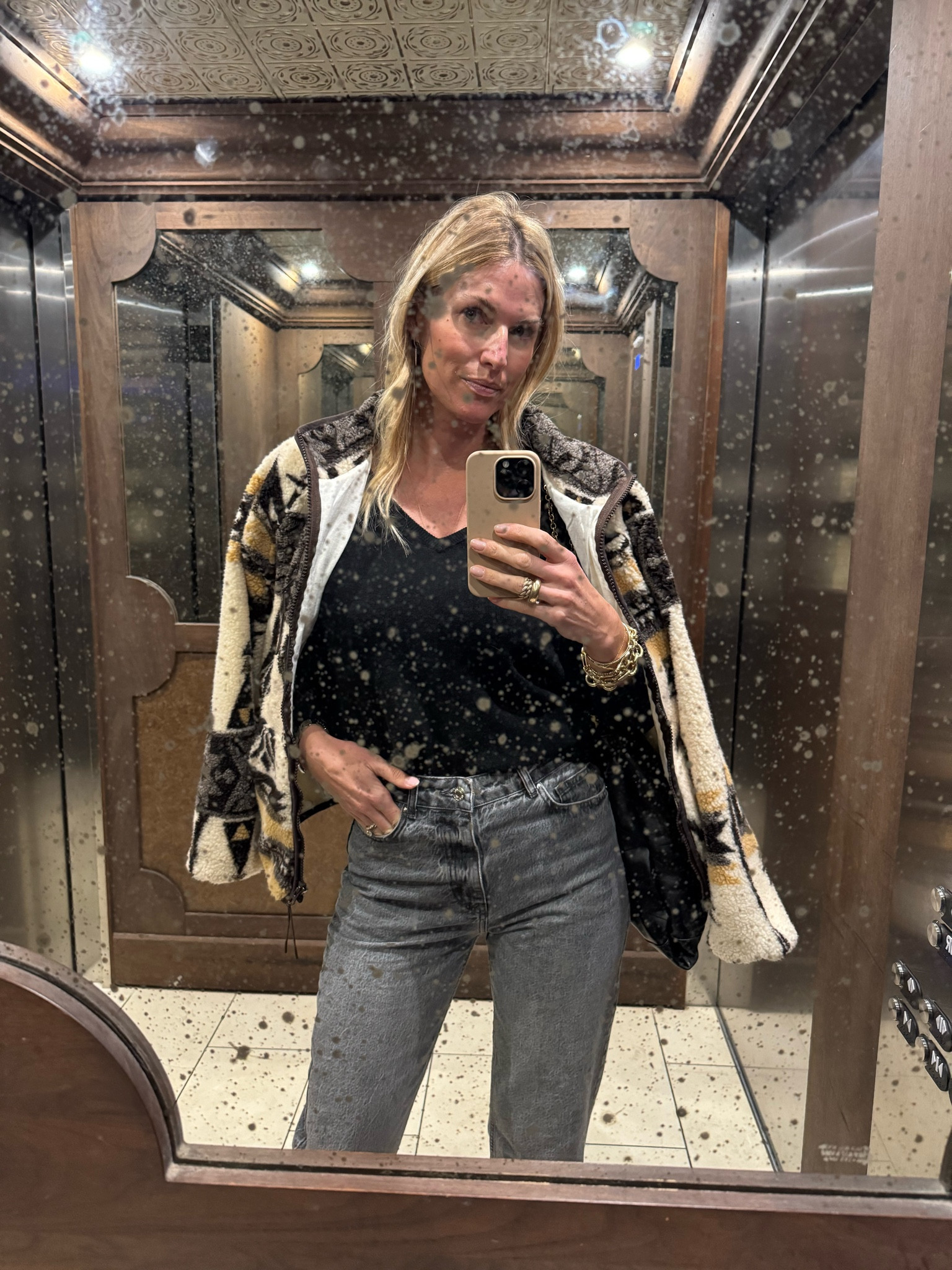 Utah vibes  obsessed with this fleece ! 

#LTKGiftGuide #LTKSeasonal #LTKHoliday