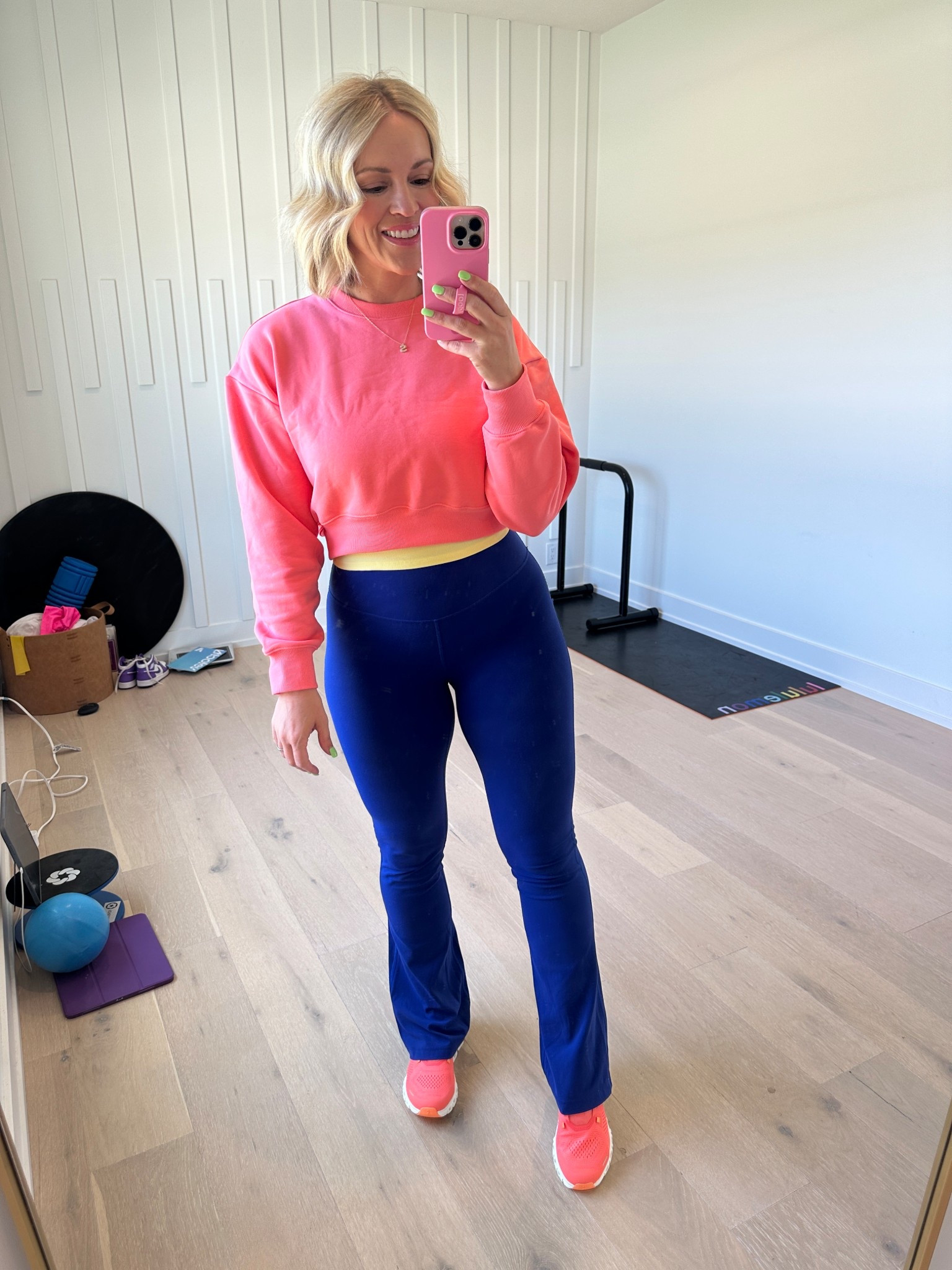 Sweatshirt XS
LEGGINGS ARE OLD! 
Sneakers 8.5 TTS

#hocspring #tcispring #athleta 



#LTKActive #LTKShoeCrush #LTKSaleAlert