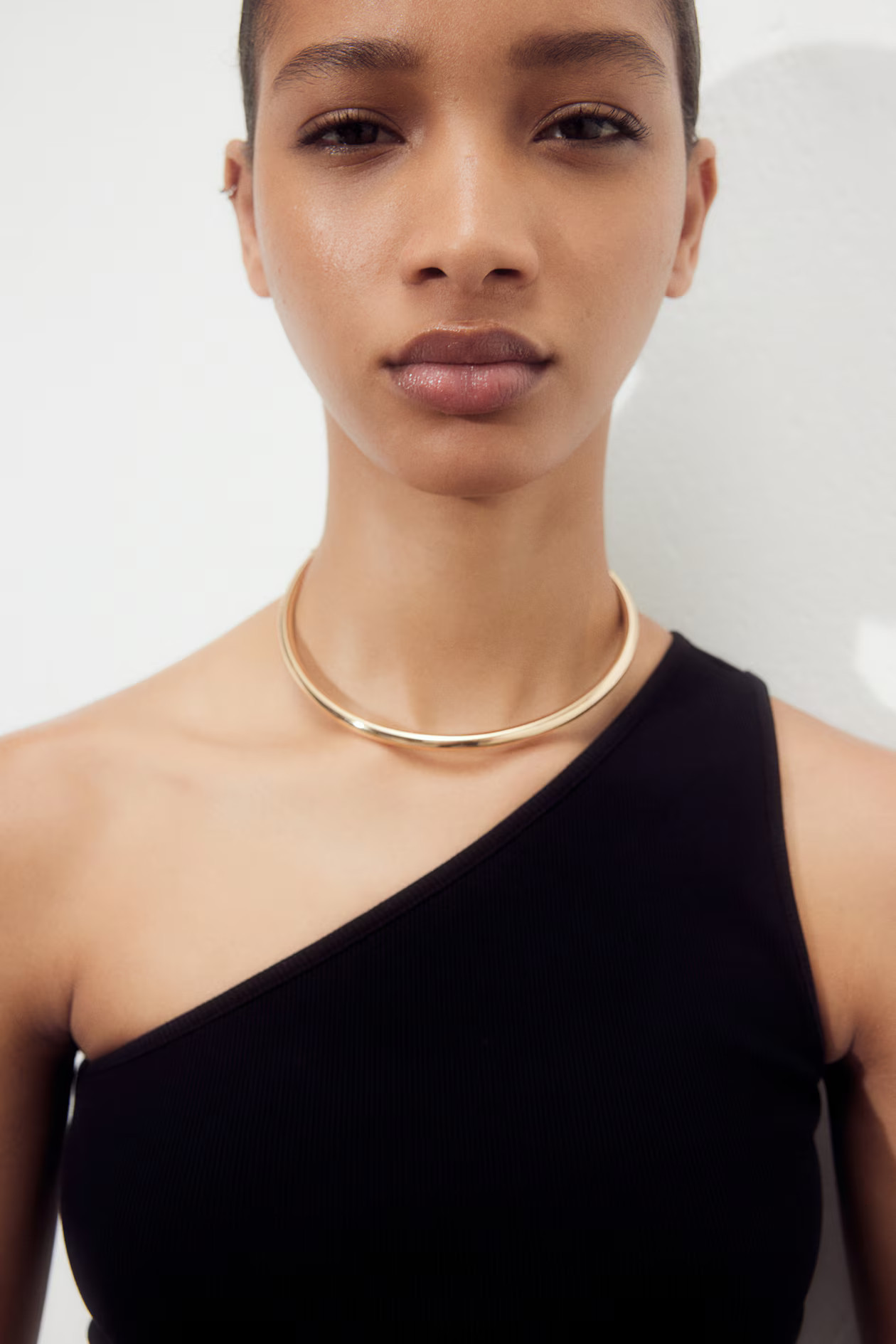 One-shoulder top - Asymmetric neckline - Sleeveless - Black - Ladies | H&M GB | H&M (UK, MY, IN, SG, PH, TW, HK)