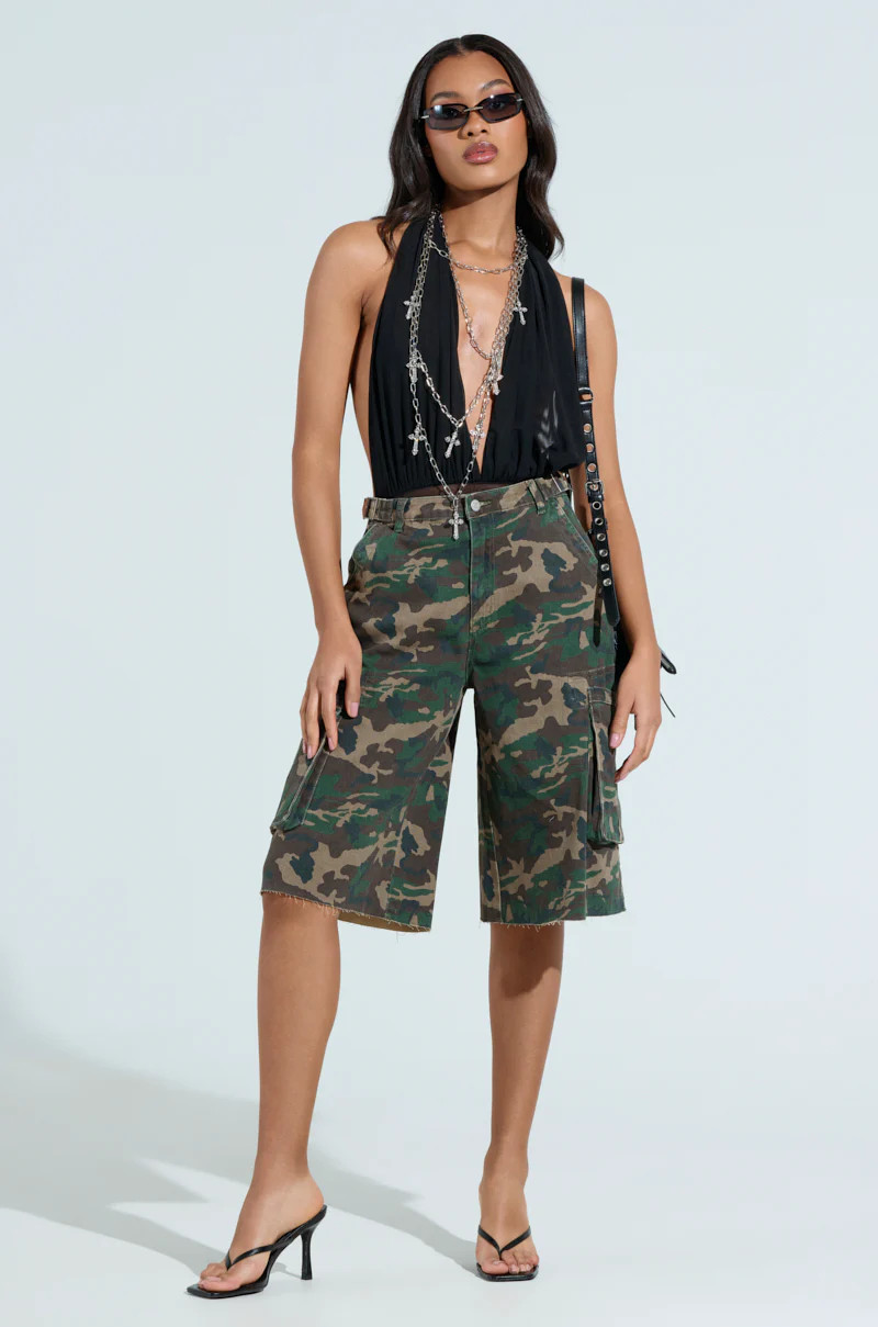 DOWN AND DIRTY CAMO BERMUDA SHORT | AKIRA