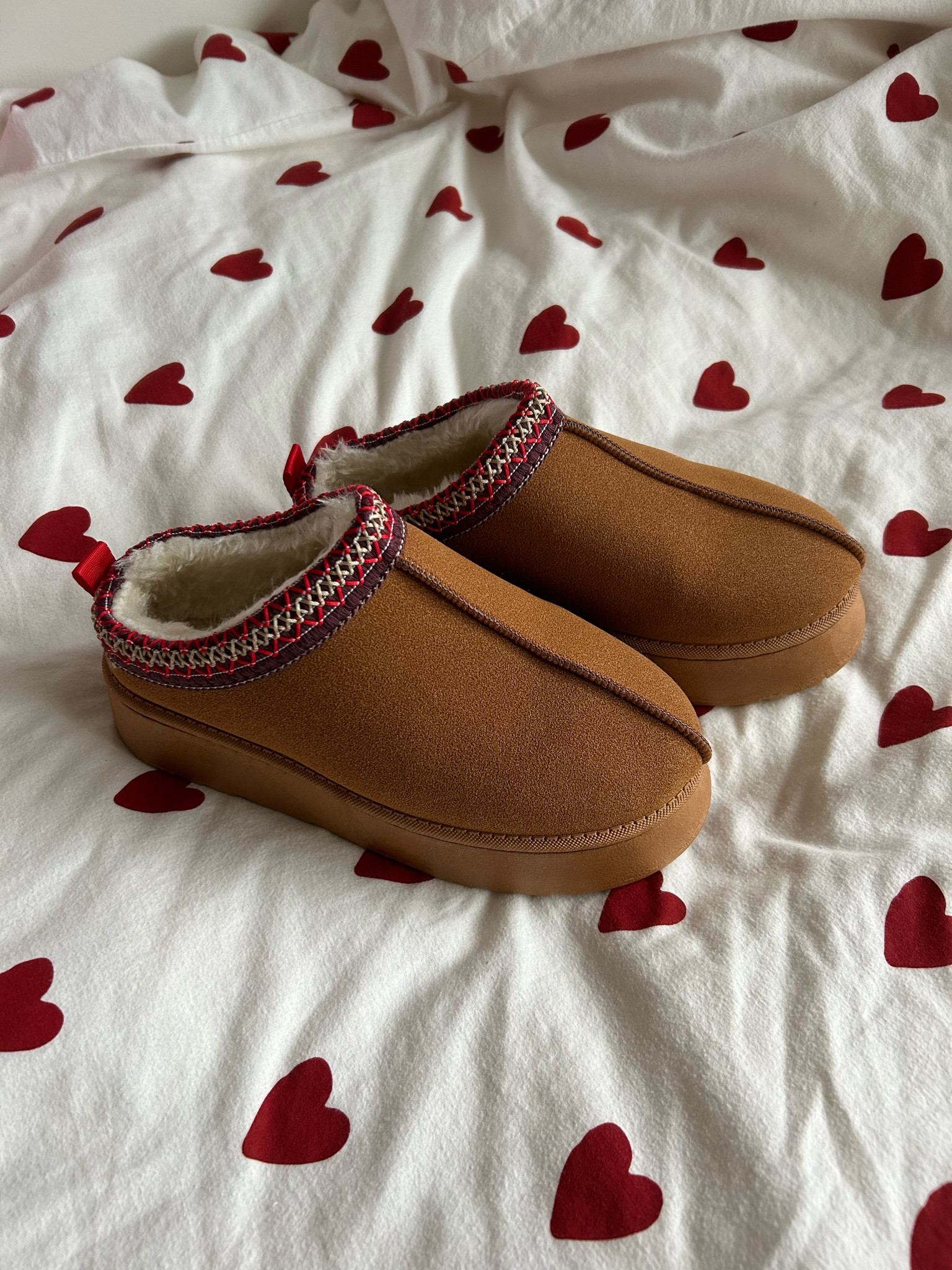 Tasman UGG dupes 

#LTKSeasonal #LTKMostLoved #LTKGiftGuide