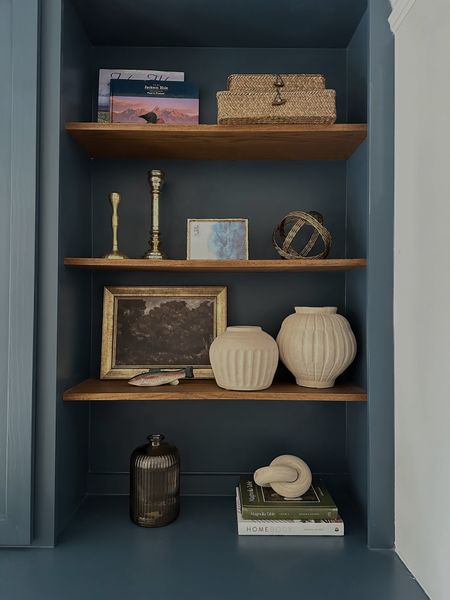 Bookshelf decor
Entryway table decor
Home decor 
Vase 
Amazon
Target 


#LTKhome #LTKfindsunder50 #LTKfindsunder100
