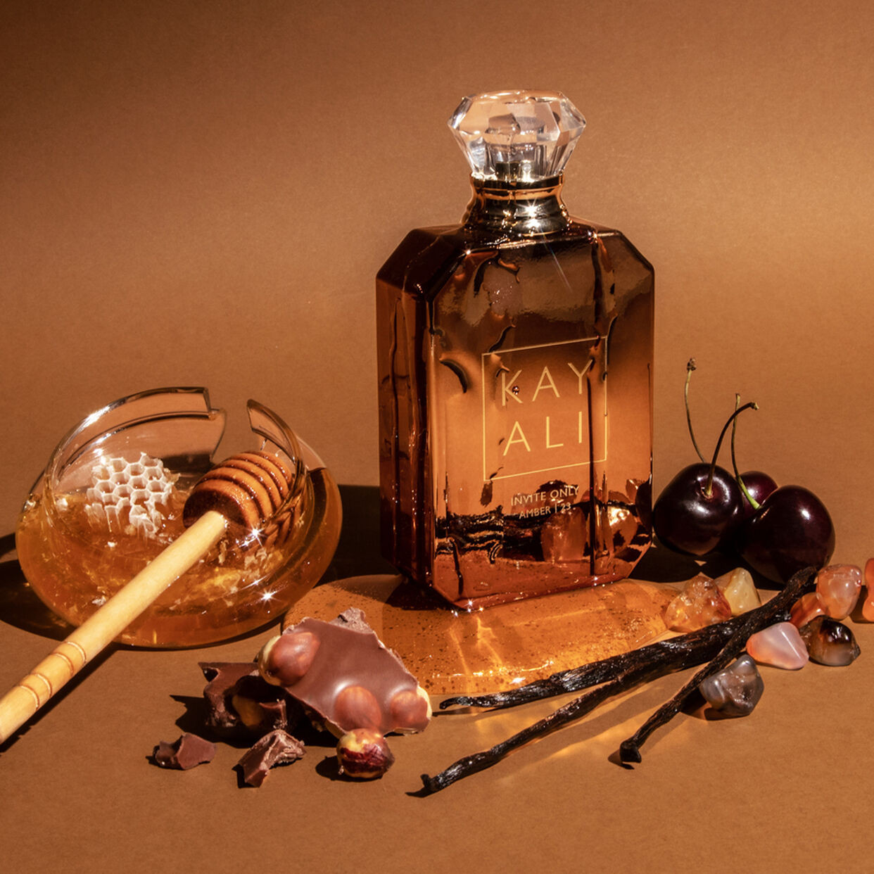 Invite Only Amber | 23 50ml | HUDA BEAUTY | Huda Beauty US