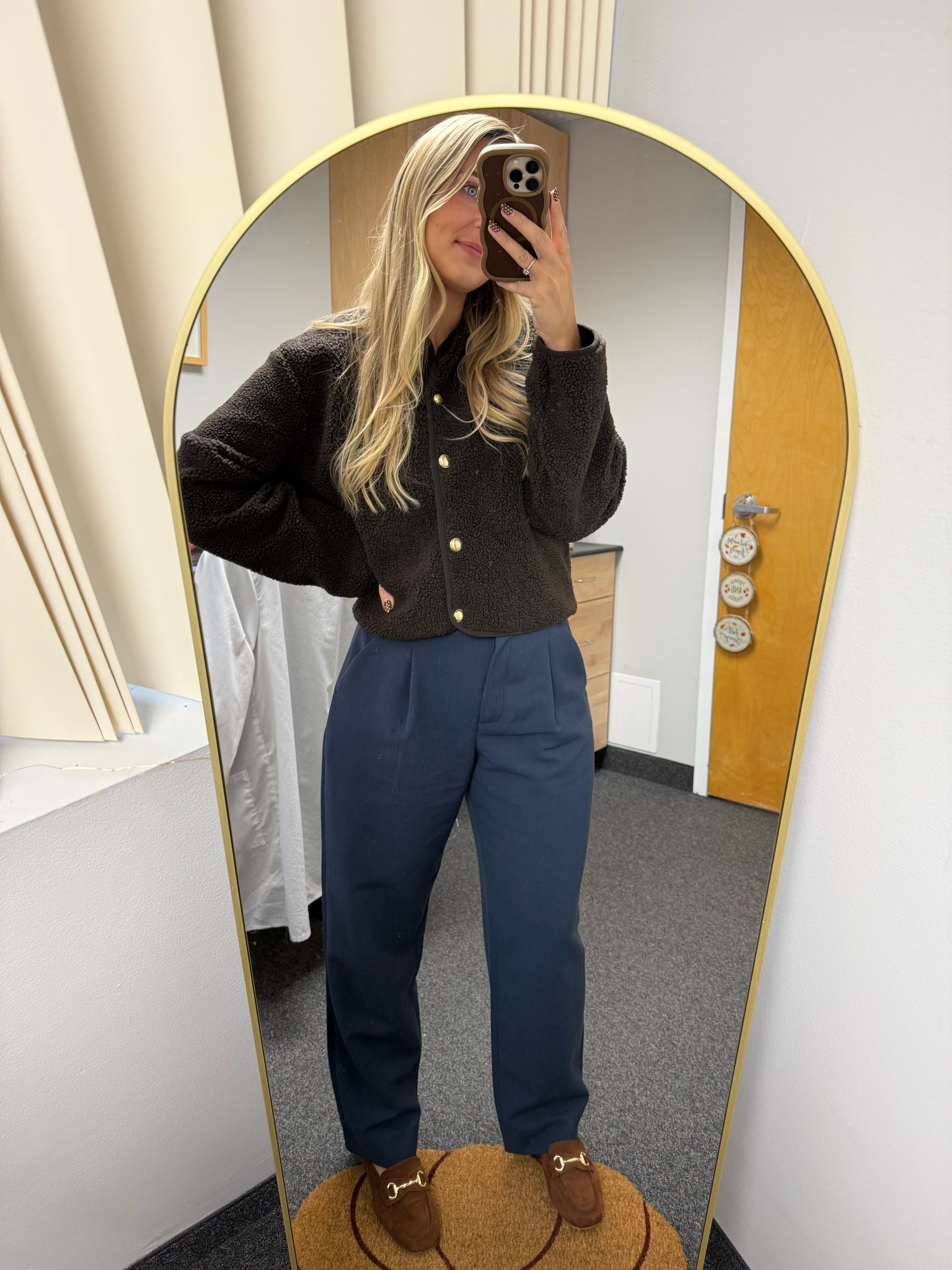 My new favorite work outfit😌🧸

#abercrombie #h&m #falloutfit #workoutfit #officeoutfit #nursepractitioner #businesscasual #sherpa 

#LTKWorkwear #LTKFindsUnder100 #LTKSeasonal