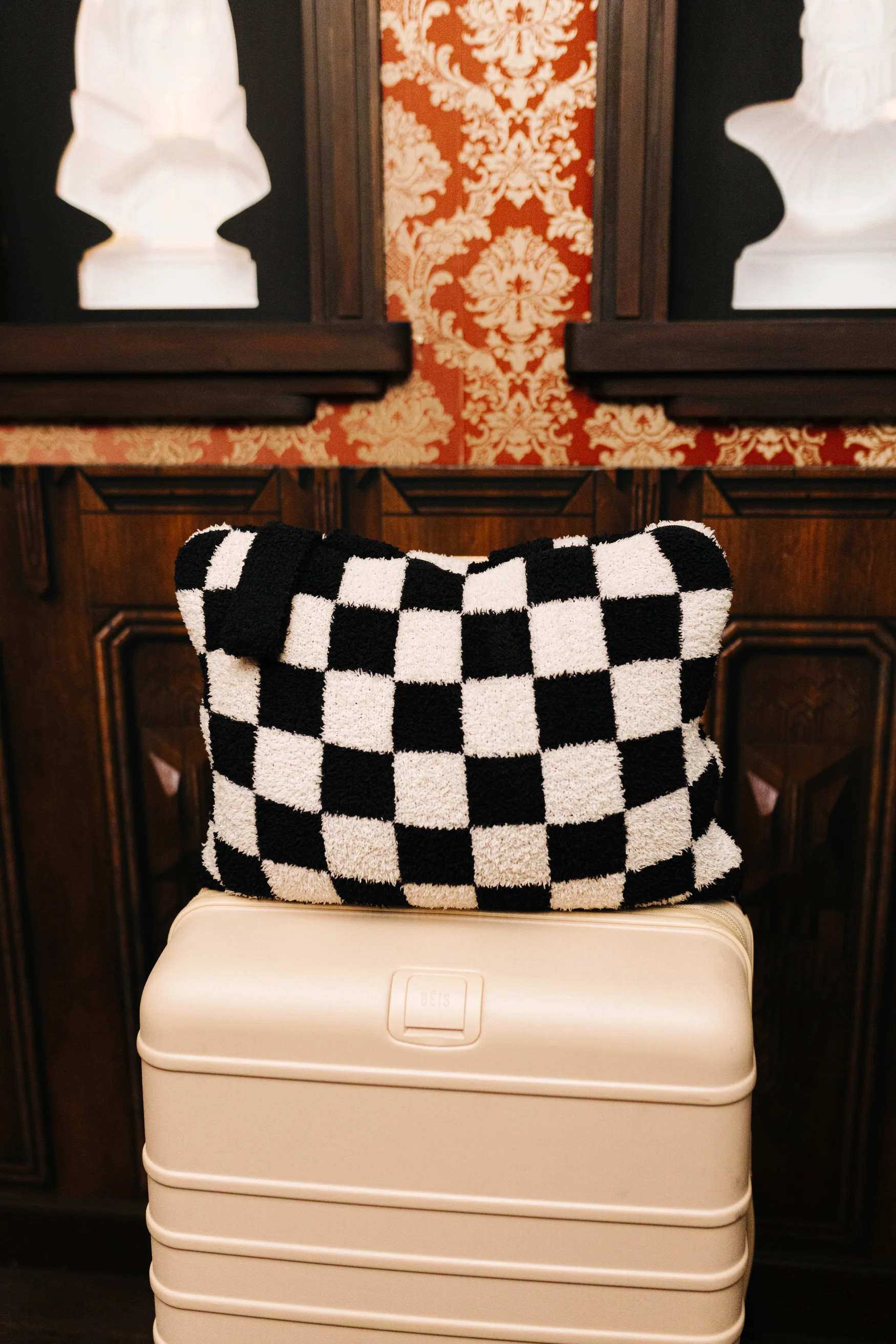 Sand & Black Check Quillow 50x60 | Staykation