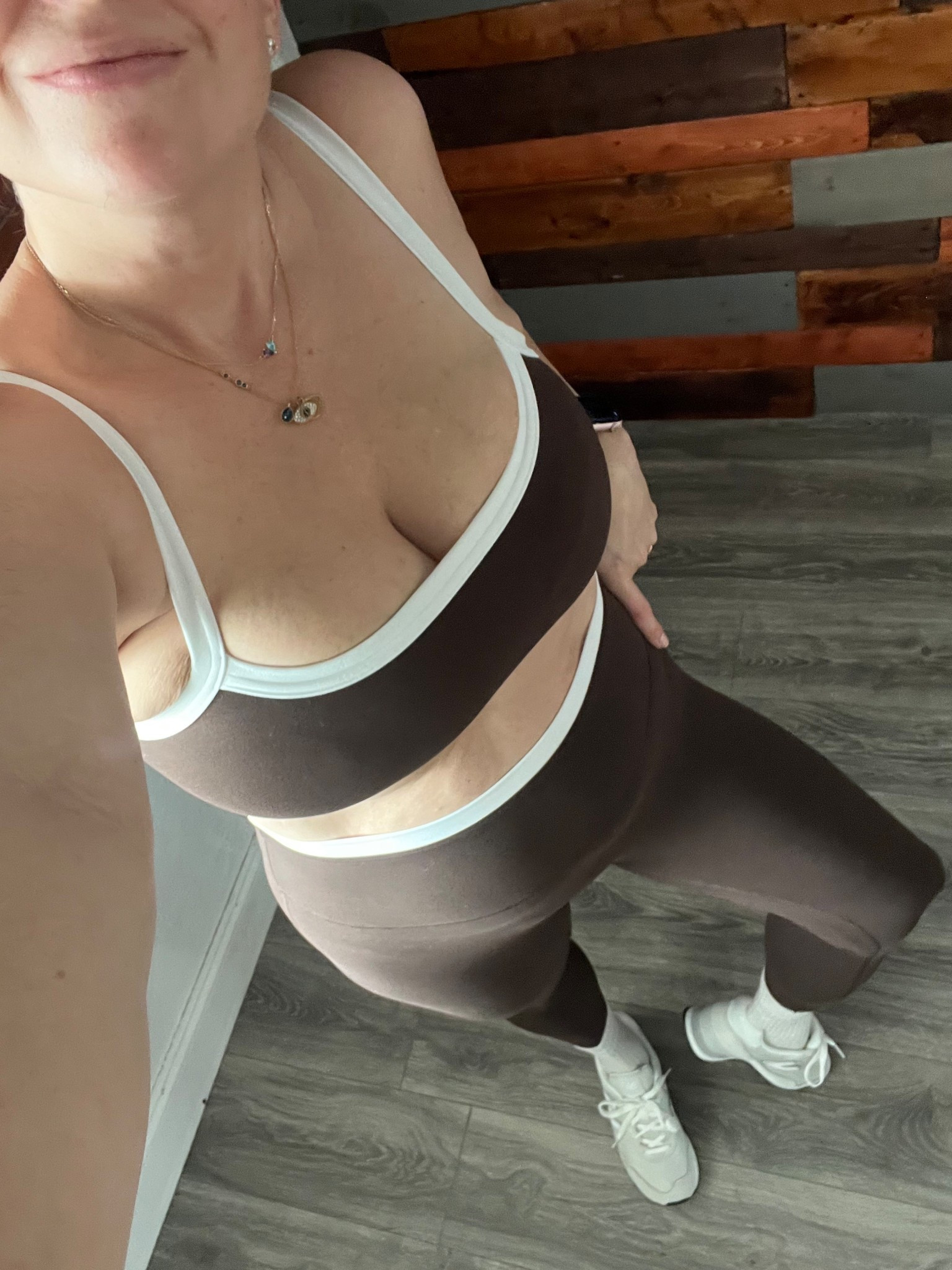 New year, new workout sets
Abercrombie workout set
Leggings
Sports bra
Brown workout set
New balance 
Sneakers
White sneakers 

#LTKfitnessgoals #LTKmomlife #LTKMidsize