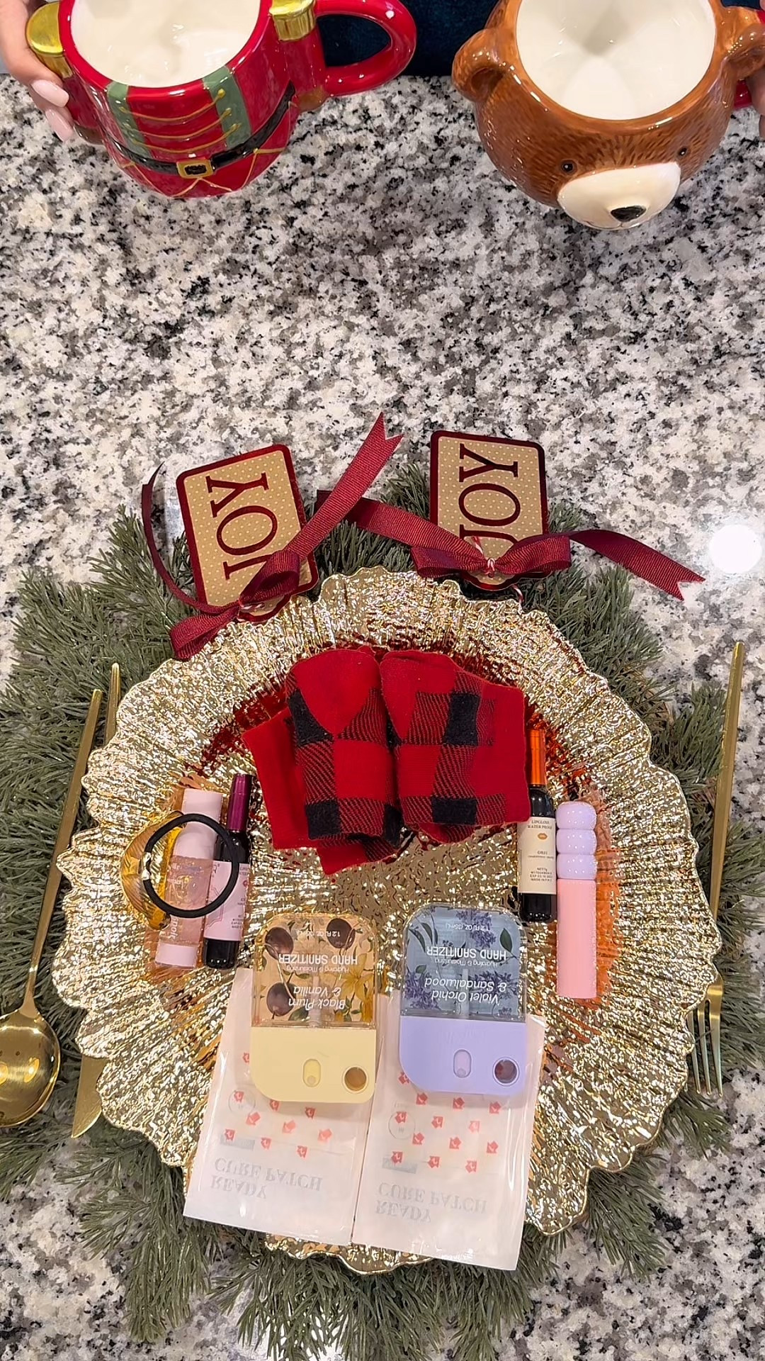 Haciendo ideas de cestas para regalar detalles esta Navidad 🫶🏻✨ que te parece ? 
#cestas #baskets #navidad #christmastime #gif

#LTKHoliday #LTKGiftGuide