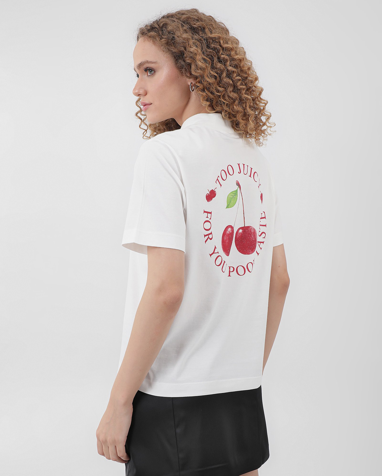 Camiseta feminina lettering cereja branca | Pool by Riachuelo | Riachuelo (BR)