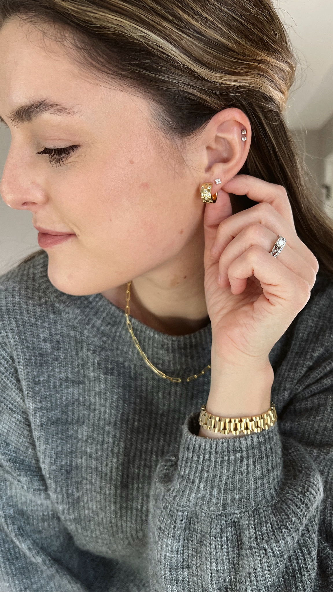 #ad ✨ I am so excited to be partnering with @analuisany again! The pieces I received from them are seriously so gorgeous and amazing quality. Everything sparkles so beautifully, and it goes well with every outfit I put on! 

If you are still in need of some holiday gifts (or something for yourself 😉), now is a great time to snag some jewelry! You can get up to 35% off the more you buy. Comment SPARKLE to get the links sent directly to your DMs, shop the link in my story, or on my LTK page!

25% off 2 items
30% off 3 items
35% off 2+ items

#analuisany #analuisa #analuisaambassador 

#LTKHoliday #LTKGiftGuide #LTKWatchNow