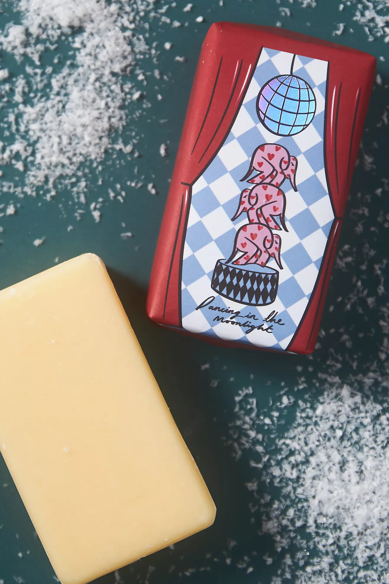 Von Anthropologie Feiertagskollektion Seife | Anthropologie (EU)