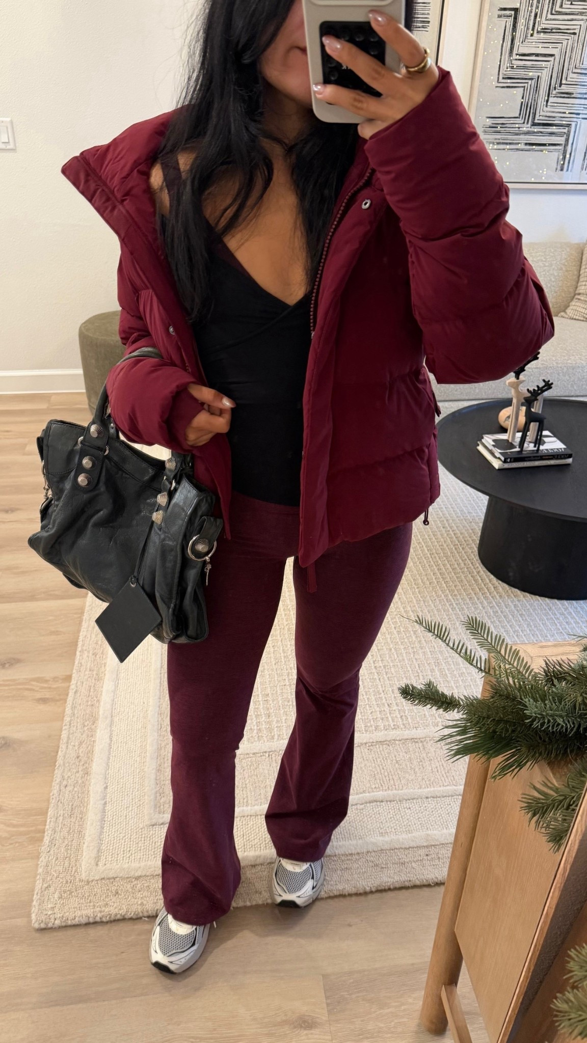 🍷🍷🍷 puffer >
Size S in everything!


Burgundy puffer jacket!