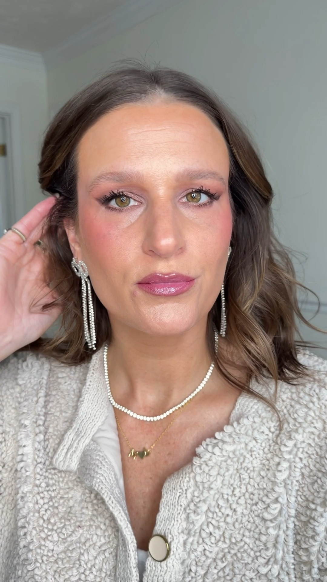 A fun holiday look with a berry lip and sparkle eye.

Products used:

Haus Labs Triclone Skin Tech Foundation in 220 Light Medium Warm

Kosas Revealer Concealer in shade 3.6c

LYS No Limits Contour Stick in Harmony 

SeneGence LipSense Cream in Wild Berry for cream blush

Ilia Cool Nude Eyeshadow Palette 

Haus Labs B Structural Mascara 

Milani Silky Matte Powder Bronzer in Sun Tan

Laura Geller Baked Blush in Pink Buttercream

Saie Airset Powder in Translucent 

Milk Hydro Grip Set + Refresh Spray

Lips outlined with Makeup Forever Endless Cocoa

Lined with Maybelline Lifter Liner in Big Lift

Lipstick: SeneGence LipSense Cream in Wild Berry (SeneGence.com/rachaelthomasbeauty)

Lawless  Forget the Filler Gloss in Strawberry Milkshake

 

#LTKHoliday #LTKBeauty #LTKOver40