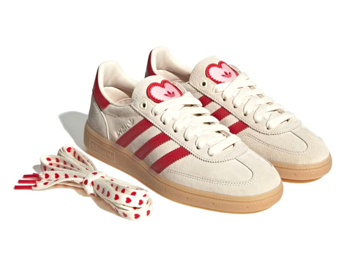 I Love Them ❤️ 👟 
… that’s all.



#LTKSeasonal