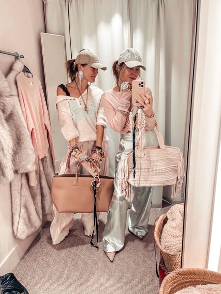 Style 26 // outfits of today.

Oversized bags, beach bag, longsleeve top, h&m pink top, cap, button top, h&m 

Plisse pants similar @prettypiecesbysiss
Shoppable: www.bySiss.com

#LTKSeasonal #LTKSpringSale #LTKworkwear