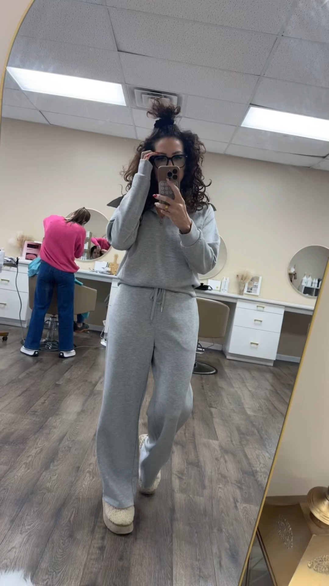 Effortless beauty ✨ The perfect ‘undone’ look—because effortless doesn’t mean without style. This cozy-chic sweatsuit is my go-to for staying comfortable and stylish on the move. Shop my favorites on LTK! #UndoneGlam #EffortlesslyChic #LTKStyle

#LTKFitness #LTKMostLoved #LTKStyleTip