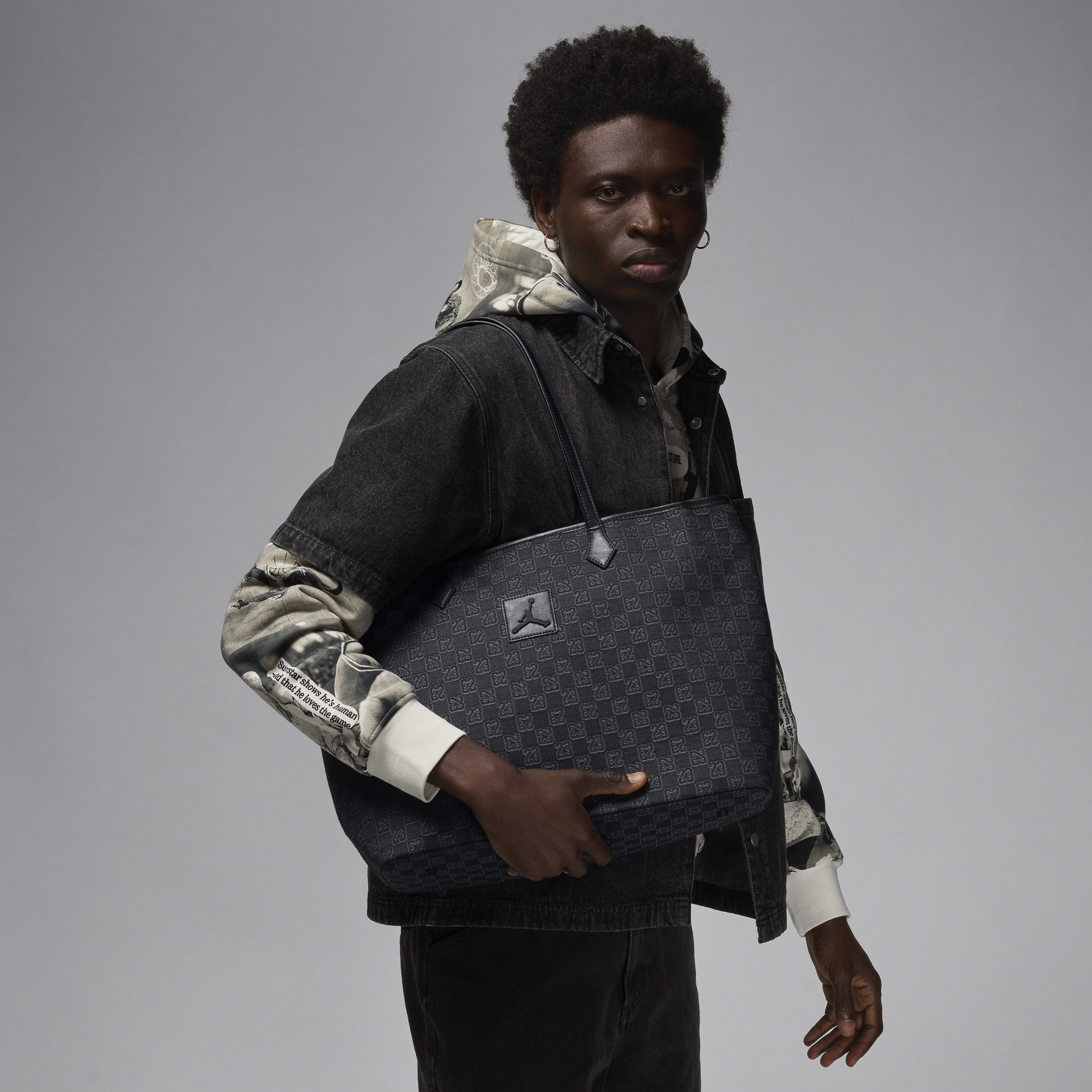 Men's Jordan Monogram Tote Bag (32L) in Black, Size: One Size | MA0896-KK2 | Nike (US)